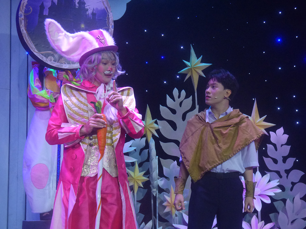 - Foto 1.  - Ảnh 1.