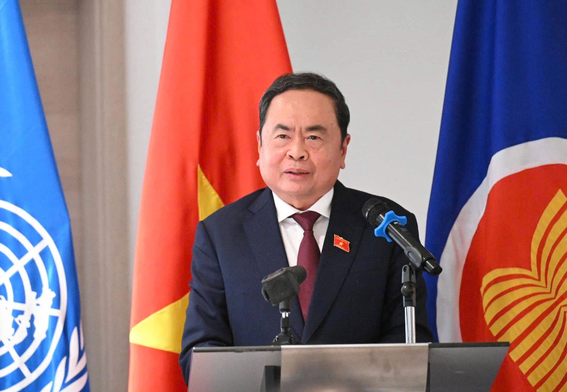 Chủ tịch Quốc hội Trần Thanh Mẫn gặp mặt cộng đồng người Việt Nam tại Thụy Sĩ - Ảnh 3.