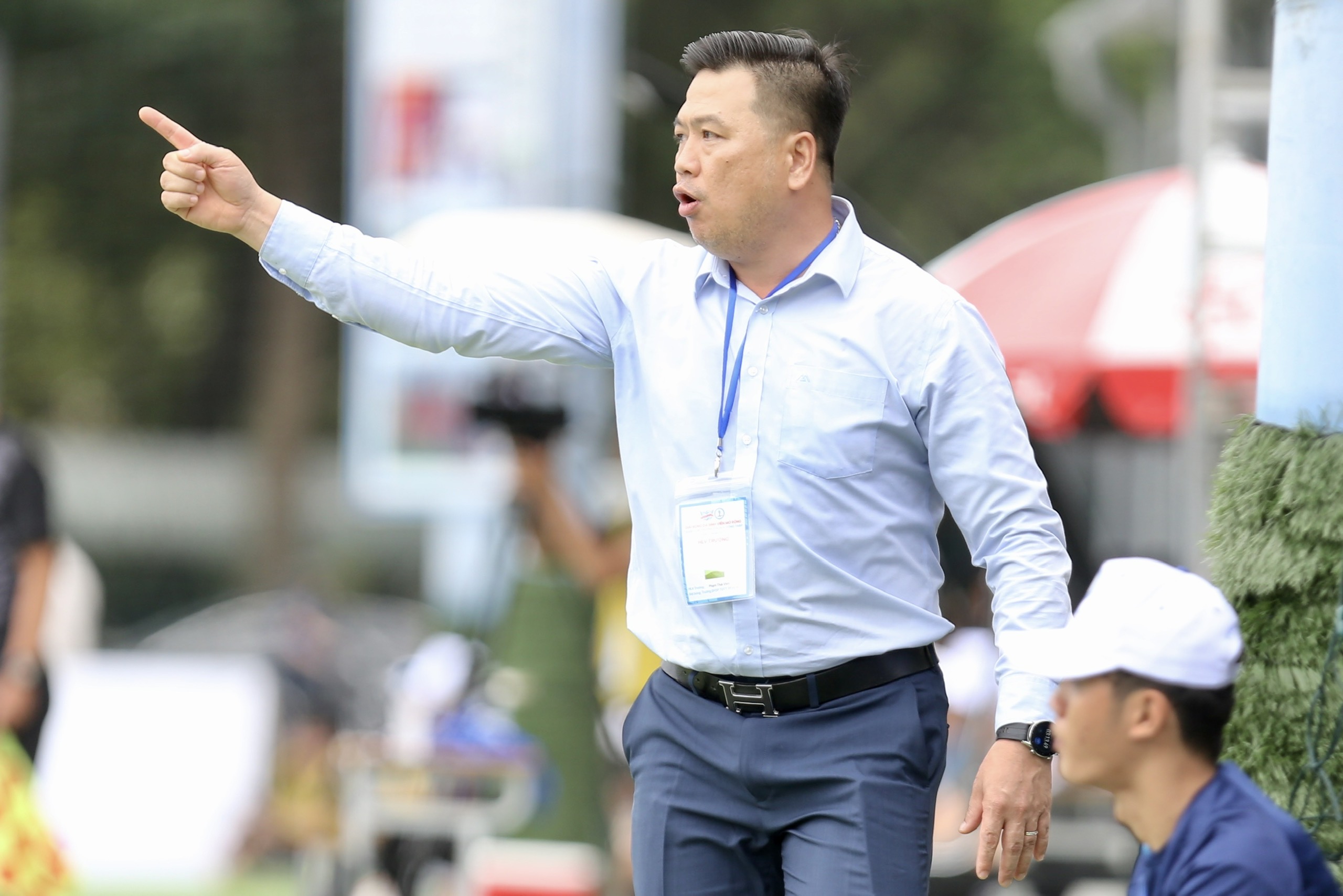 A Dong Thap Egyetemi Kupa diákfutball-bajnokságának „álomdöntője” – 1. kép. Chung kết ‘trong mơ' bóng đá sinh viên Cúp Trường Đại học Đồng Tháp- Ảnh 1.