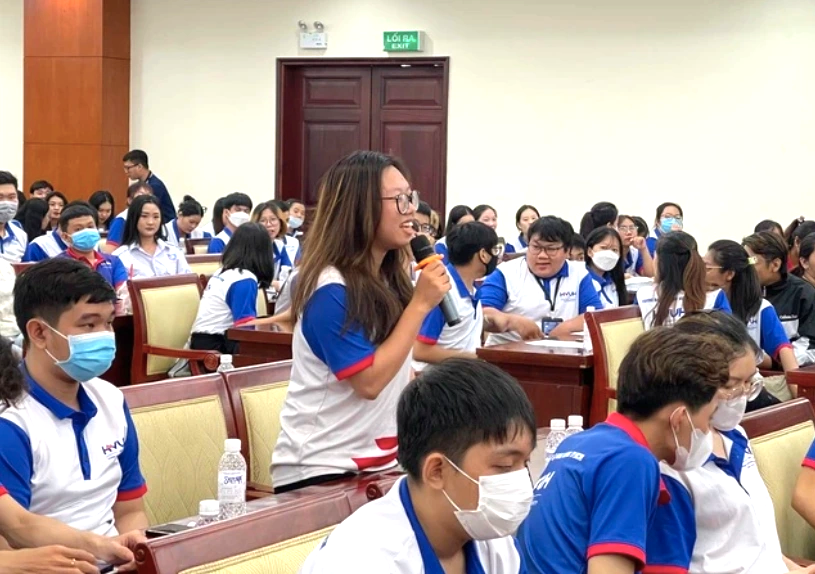 Vì sao một trường ĐH tại TP.HCM lấy điểm sàn xét tuyển là 12? - Ảnh 1.