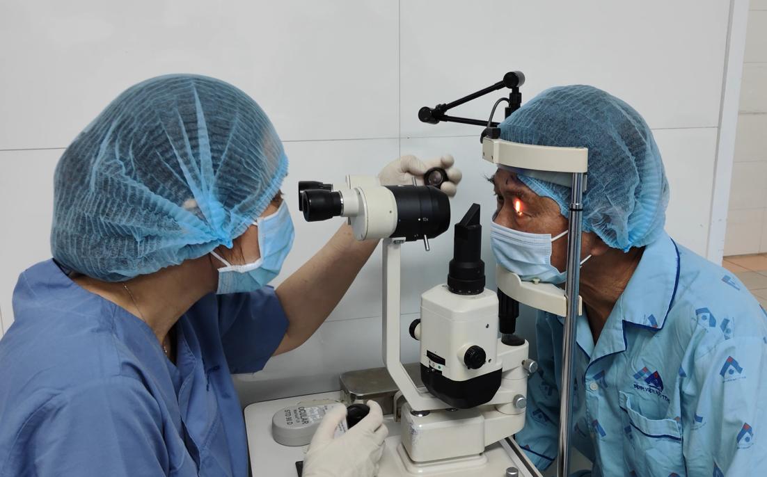 Phẫu thuật mắt tri ân cựu chiến binh ngày Thương binh - Liệt sĩ:.... - Ảnh 1.