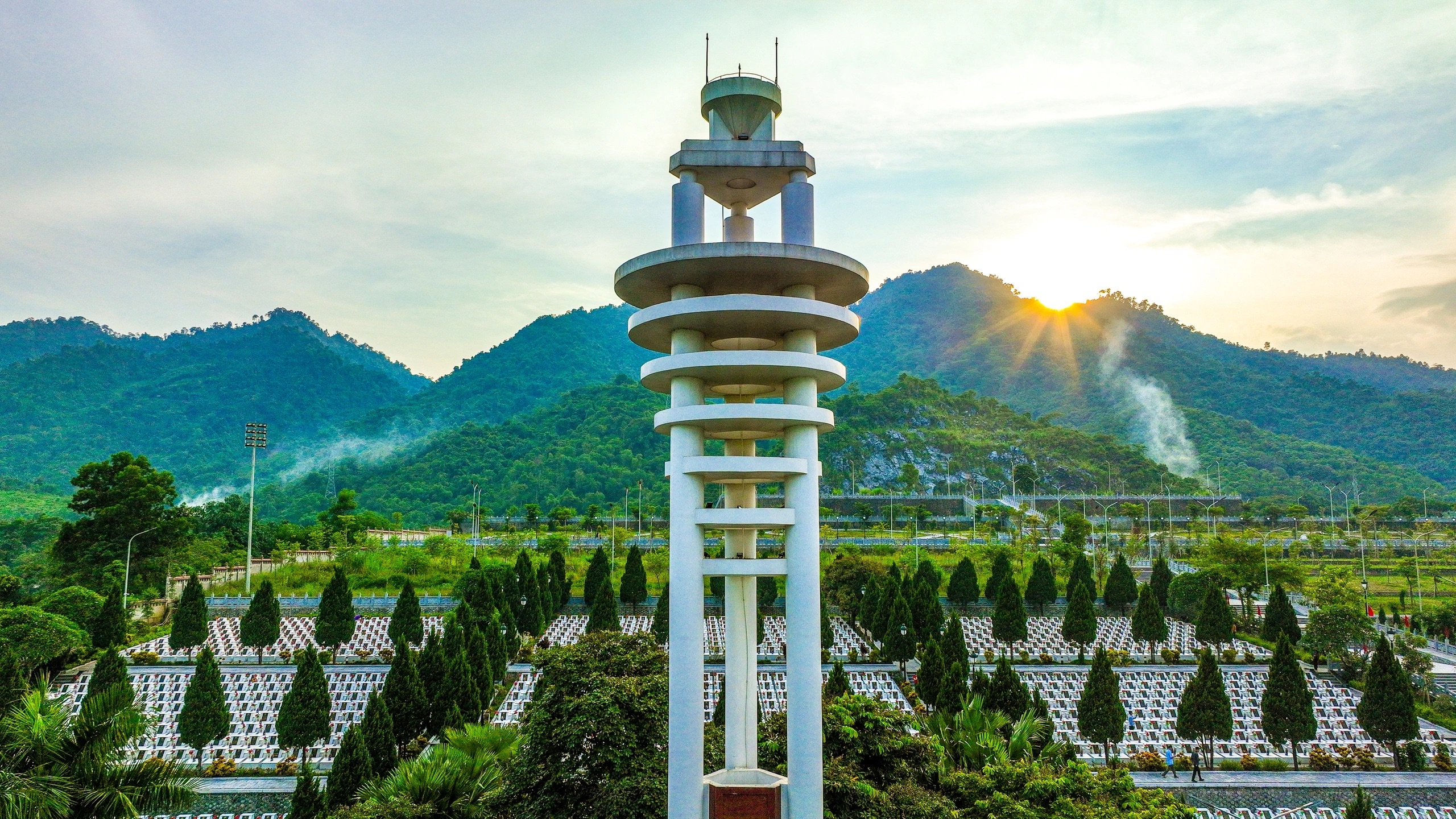Tháng bảy mưa ngâu ở Vị Xuyên 'chết thành đá linh hồn bất tử'- Ảnh 1. Tháng bảy mưa ngâu ở Vị Xuyên 'chết thành đá linh hồn bất tử'- Ảnh 1.