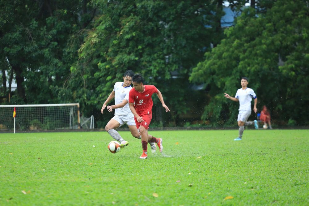 Semua 4 pertandingan perempat final harus dimainkan melalui adu penalti, sehingga terungkap 2 pasangan semifinal turnamen nasional U.21 - Foto 2. 4 trận tứ kết đều phải đá luân lưu, lộ diện 2 cặp đấu bán kết giải U.21 quốc gia - Ảnh 2.
