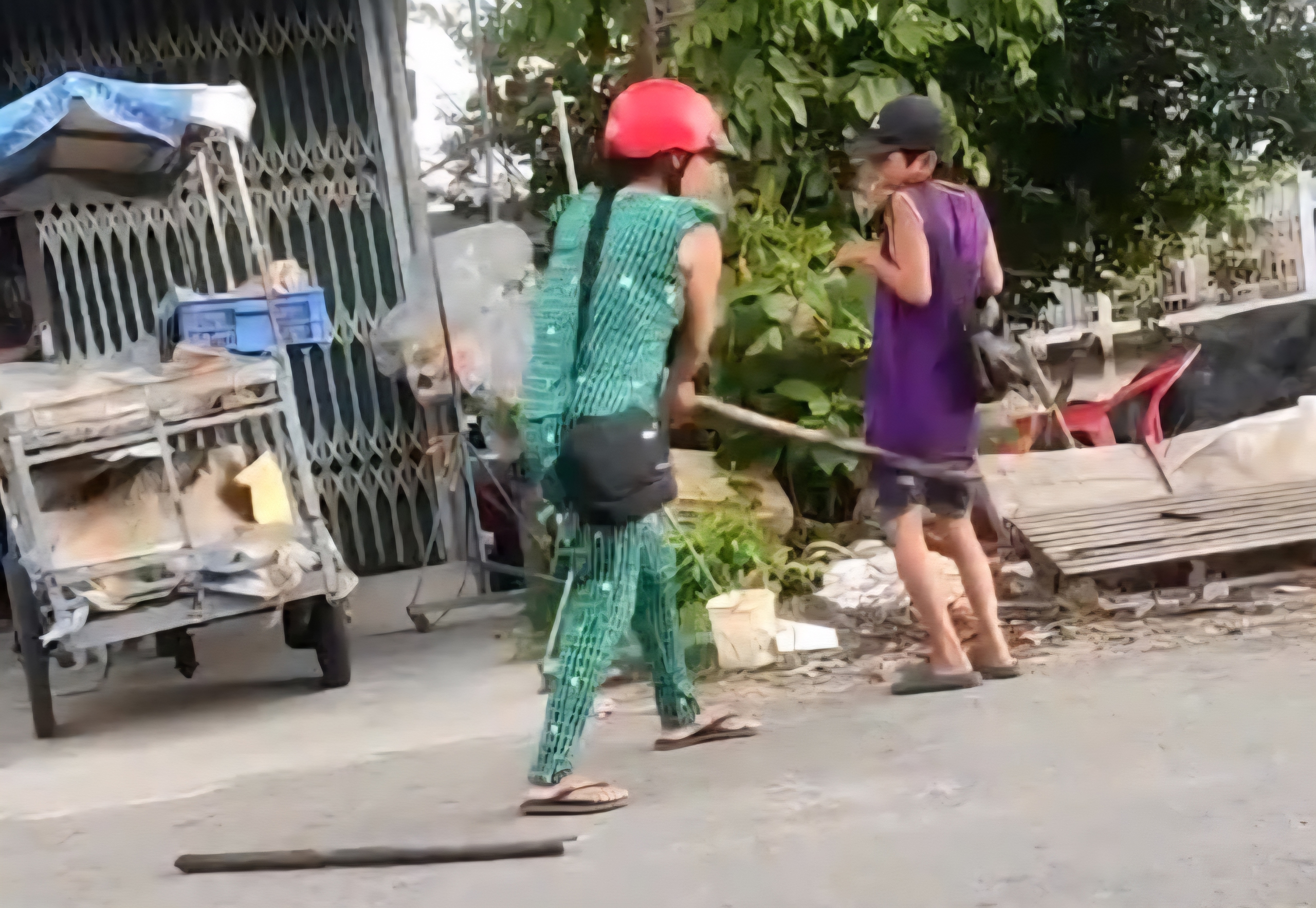 TP.Cần Thơ: Xác minh cô ruột đánh 2 cháu vì bán vé số ế- Ảnh 1. TP.Cần Thơ: Xác minh cô ruột đánh 2 cháu vì bán vé số ế- Ảnh 1.