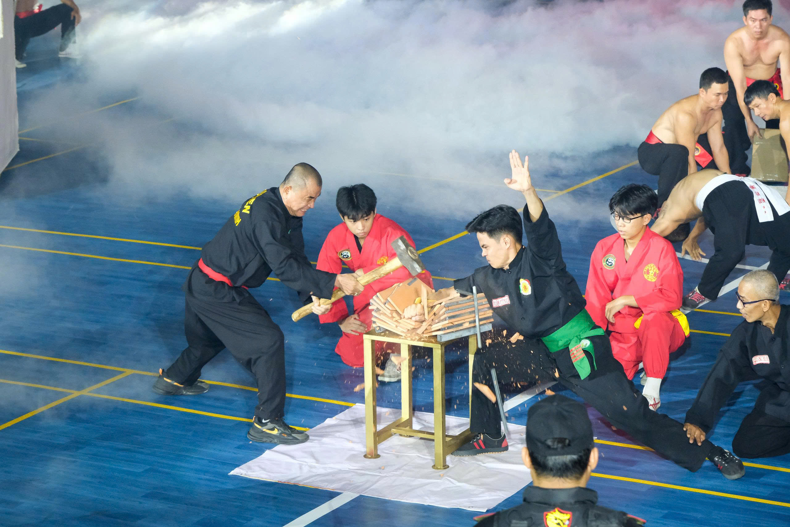 មោទនភាពចំពោះគុណបំណាច់នៃសិល្បៈក្បាច់គុនវៀតណាមក្នុងមហោស្រពក្បាច់គុនបុរាណអន្តរជាតិនៅទីក្រុងហូជីមិញ - រូបថត ៩. Tự hào tinh hoa võ Việt tại Liên hoan quốc tế Võ cổ truyền TP.HCM- Ảnh 9.