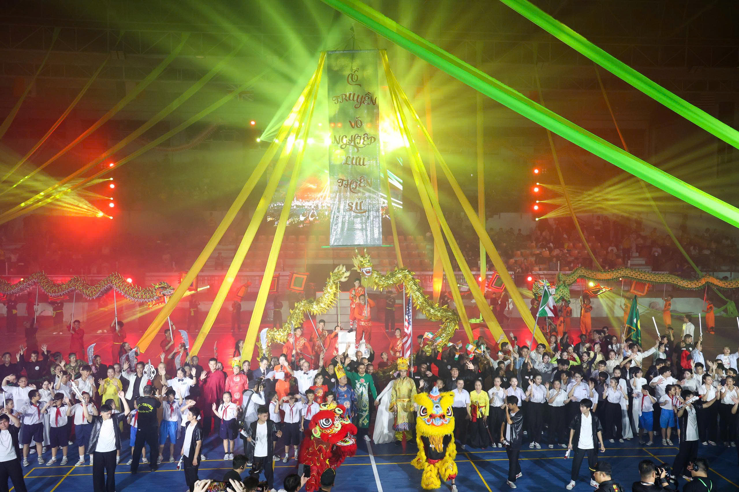 មោទនភាពចំពោះគុណបំណាច់នៃសិល្បៈក្បាច់គុនវៀតណាមក្នុងមហោស្រពក្បាច់គុនបុរាណអន្តរជាតិនៅទីក្រុងហូជីមិញ - រូបថត ៥. Tự hào tinh hoa võ Việt tại Liên hoan quốc tế Võ cổ truyền TP.HCM- Ảnh 5.