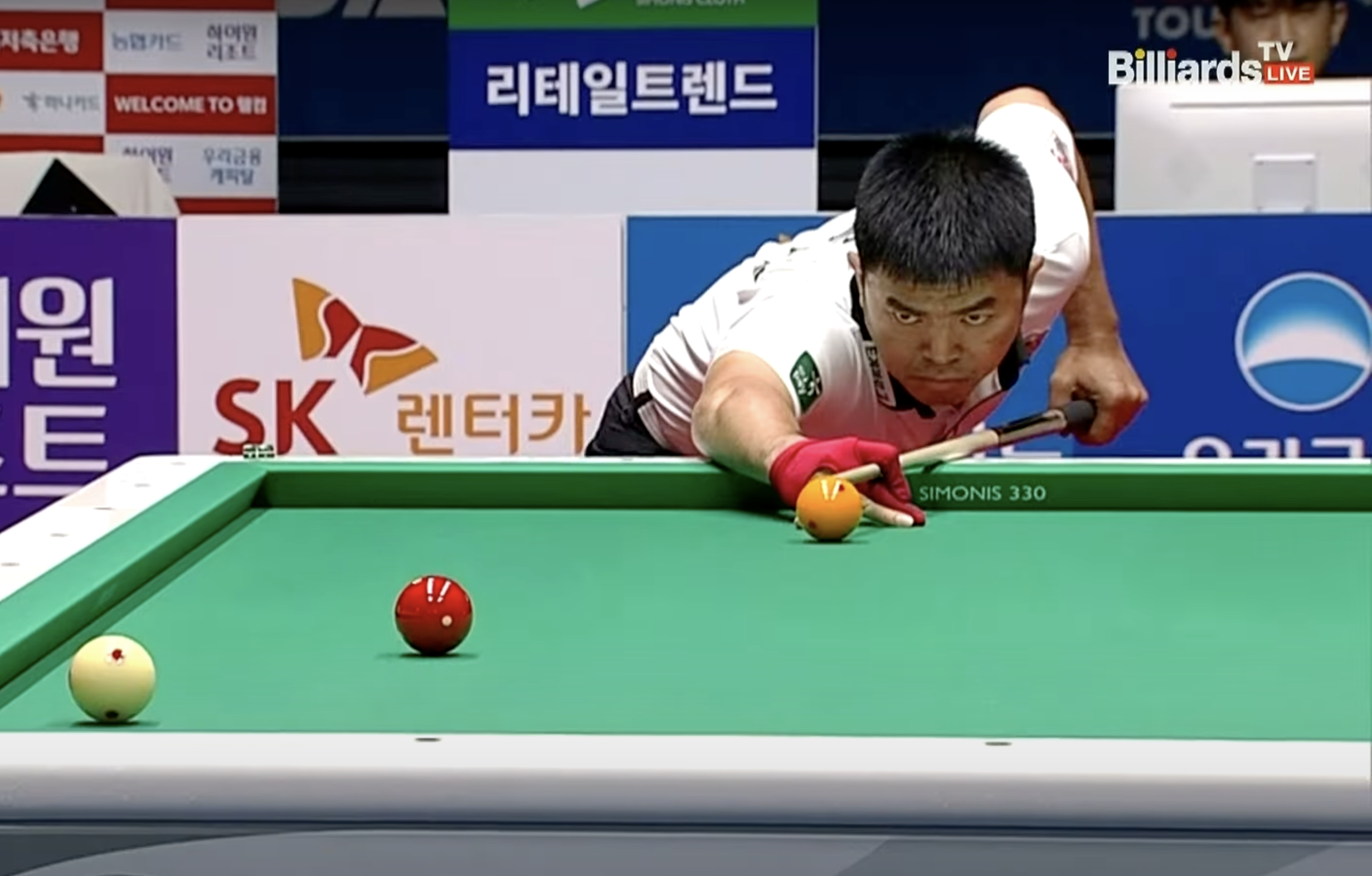Kulečník: Nguyen Quoc Nguyen a jeho spoluhráči odpálili „perfektní střelu“ a předvedli velkolepý comeback - Foto 1. Billiards: Nguyễn Quốc Nguyện cùng đồng đội tung 'đường cơ hoàn hảo', ngược dòng ngoạn mục- Ảnh 1.