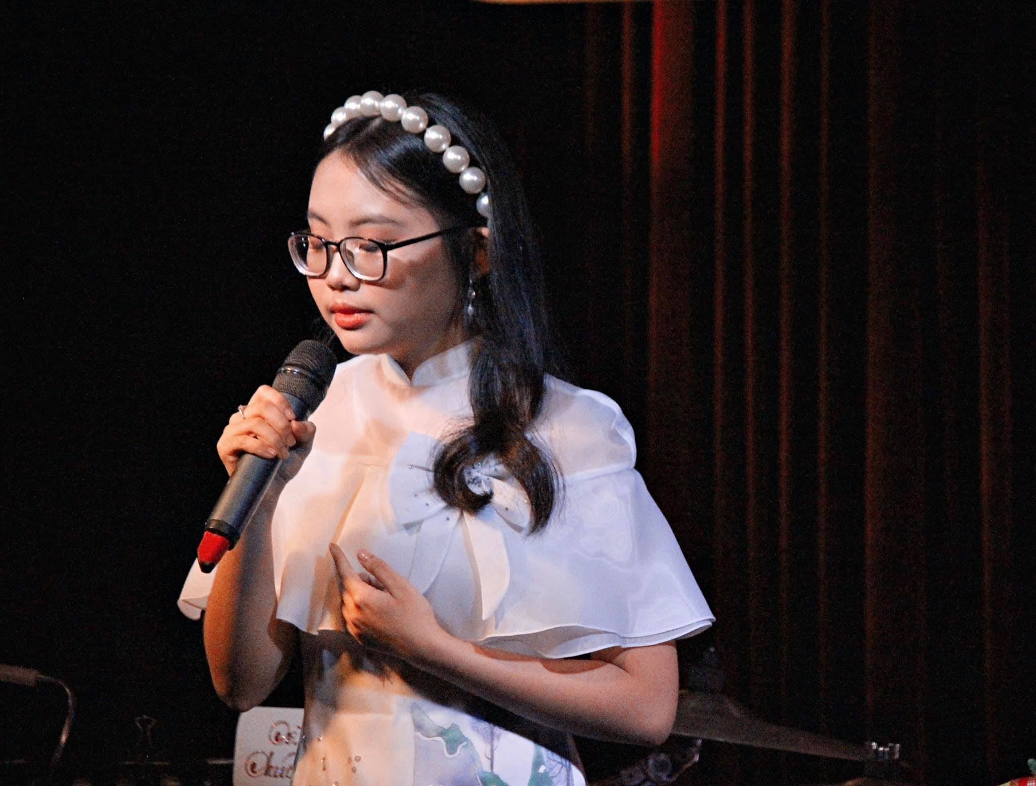 

Sau cuộc thi, Phương Mỹ Chi tích cực hoạt động nghệ thuật, ra mắt nhiều album và đi biểu diễn ở nhiều nơi. Cô còn được Quang Lê nhận làm con gái nuôi, hỗ trợ trong nghề. Đến năm 2019, giọng ca 10X quyết định rời công ty của giọng ca Cô hàng xóm. Cô muốn tự mình trải nghiệm, khám phá nhiều điều mới mẻ trong sự nghiệp  