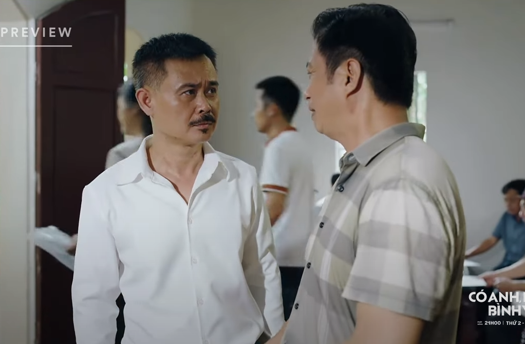 Có anh nơi ấy bình yên tập 1: Nóng chuyện sáp nhập và tăng giá đất - Ảnh 2.