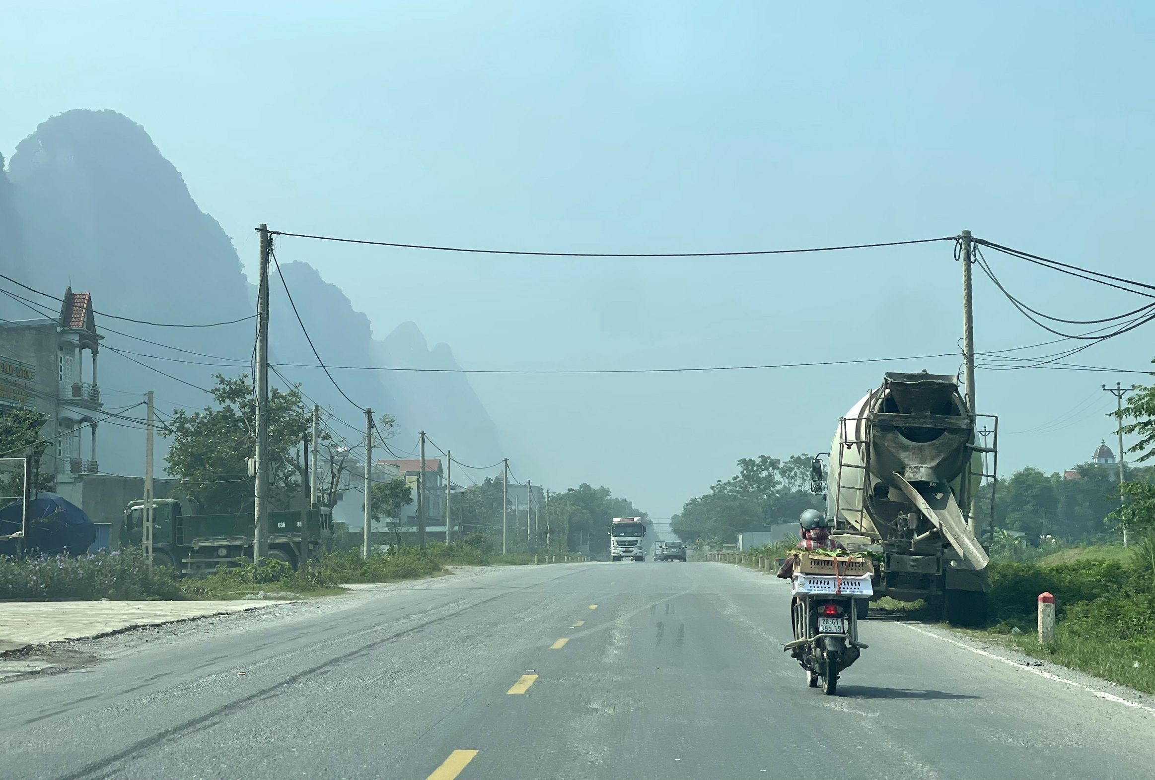 Vùng quê Hà Nội mịt mù trong ngày đứng đầu thế giới về ô nhiễm không khí- Ảnh 14. Vùng quê Hà Nội mịt mù trong ngày đứng đầu thế giới về ô nhiễm không khí- Ảnh 14.