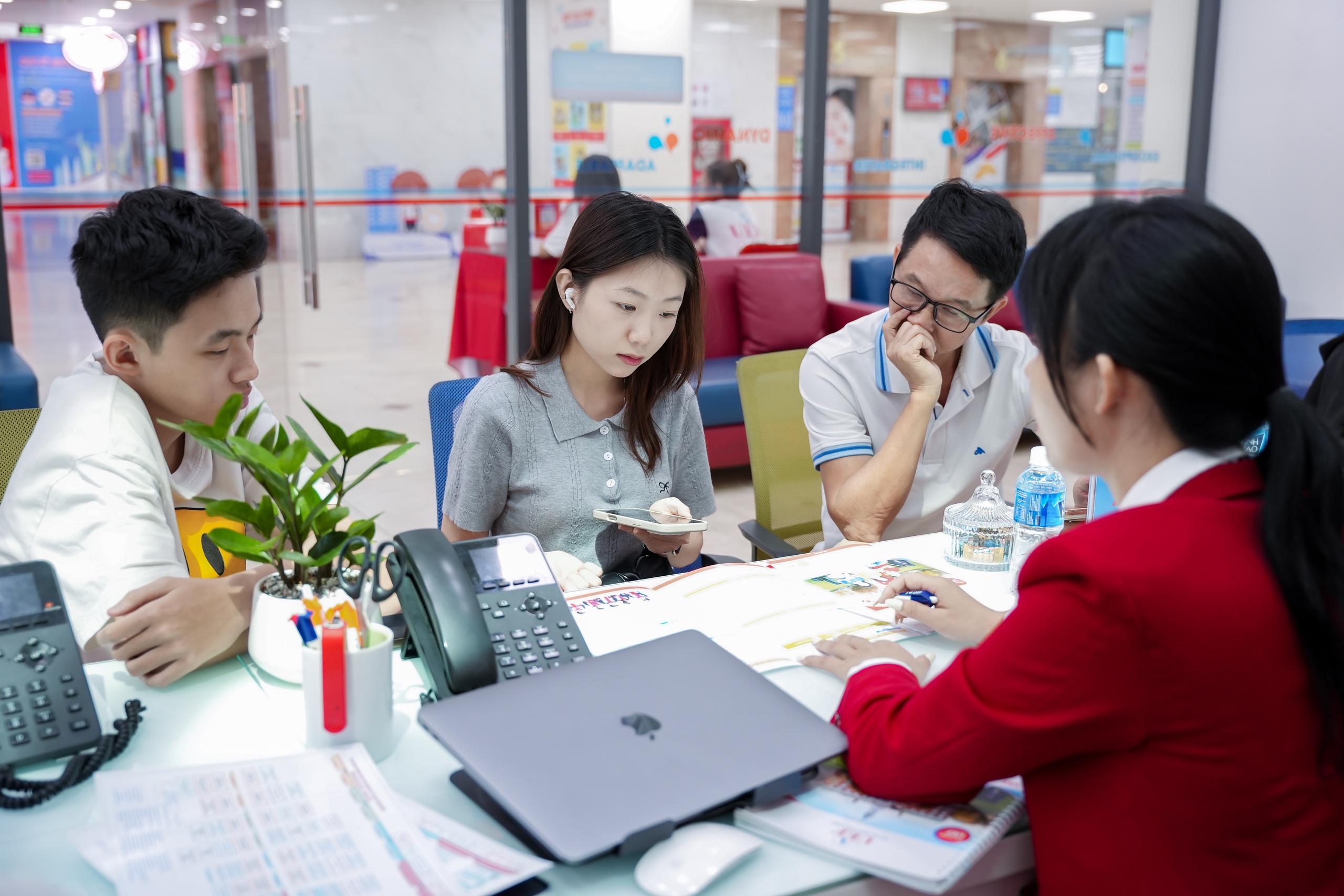 Tuyển sinh ĐH 2025: Lịch nộp lệ phí xét tuyển của 34 tỉnh, thành- Ảnh 1.