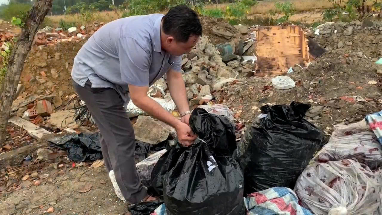 Vụ đổ trộm thuốc tây không đạt chất lượng: Kỷ luật hội đồng tiêu hủy - Ảnh 1.