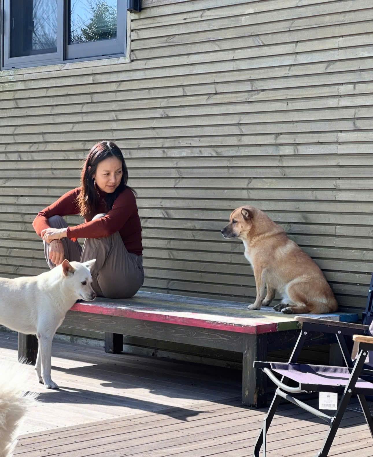 Lý do thật sự khiến 'nữ hoàng gợi cảm' Lee Hyori về đảo Jeju ở ẩn - Ảnh 1.