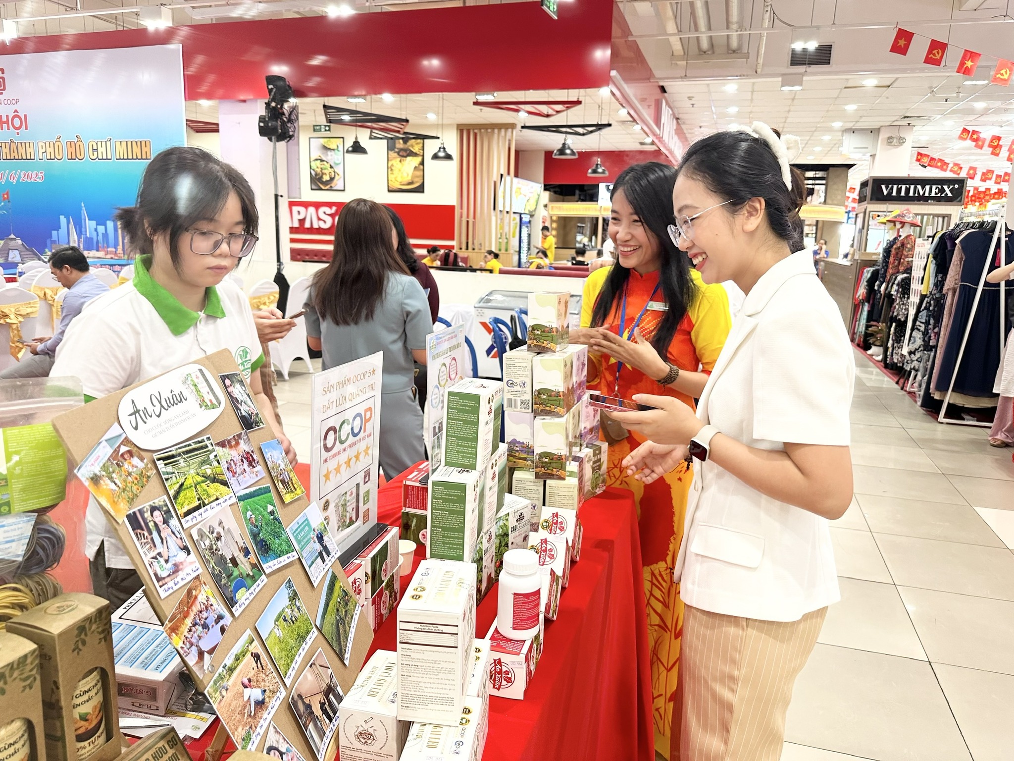 Saigon Co.op khẳng định vai trò hợp tác xã kiểu mẫu trong bán lẻ hiện đại - Ảnh 2.