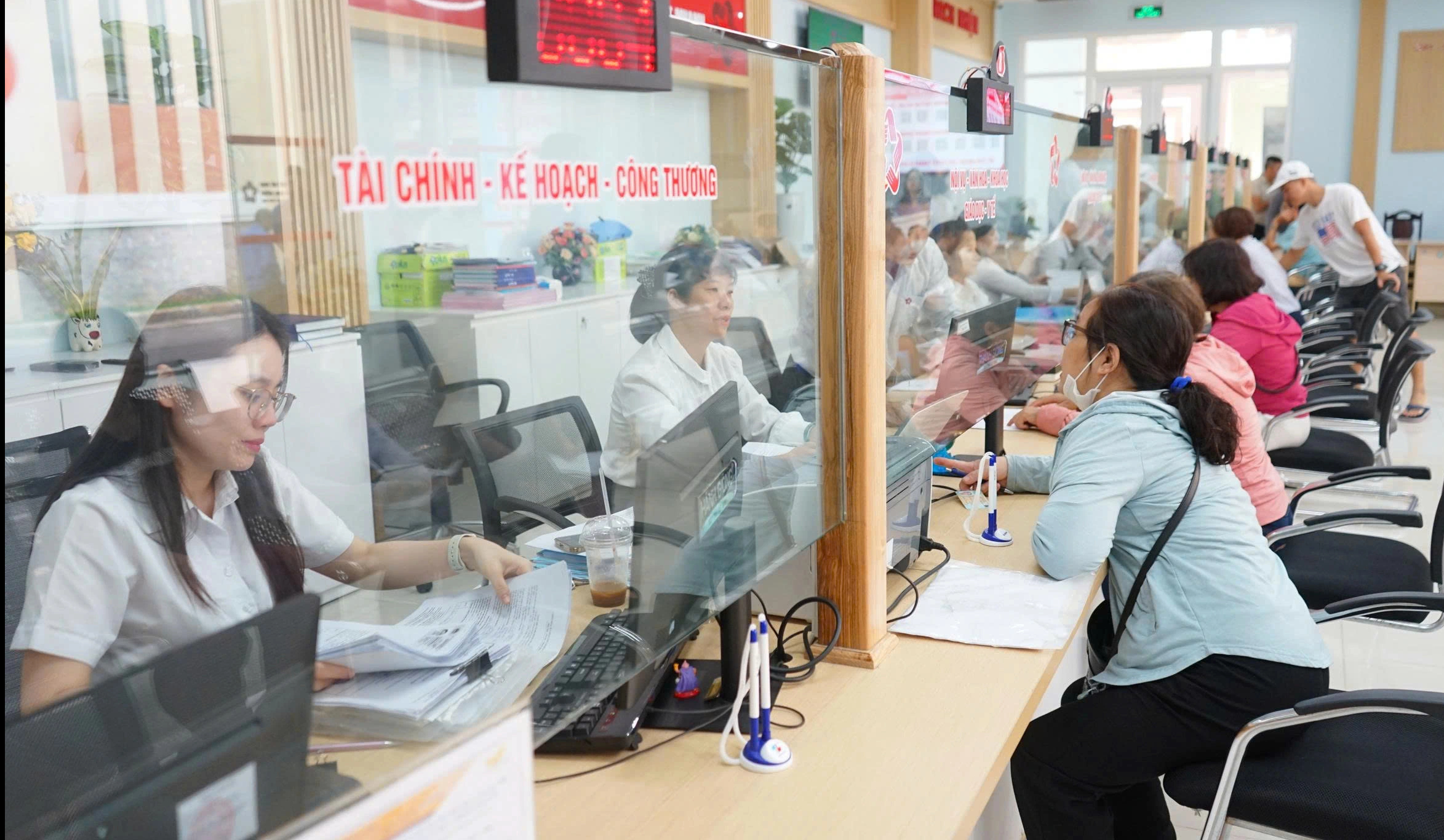 - Ảnh 1. - Ảnh 1.