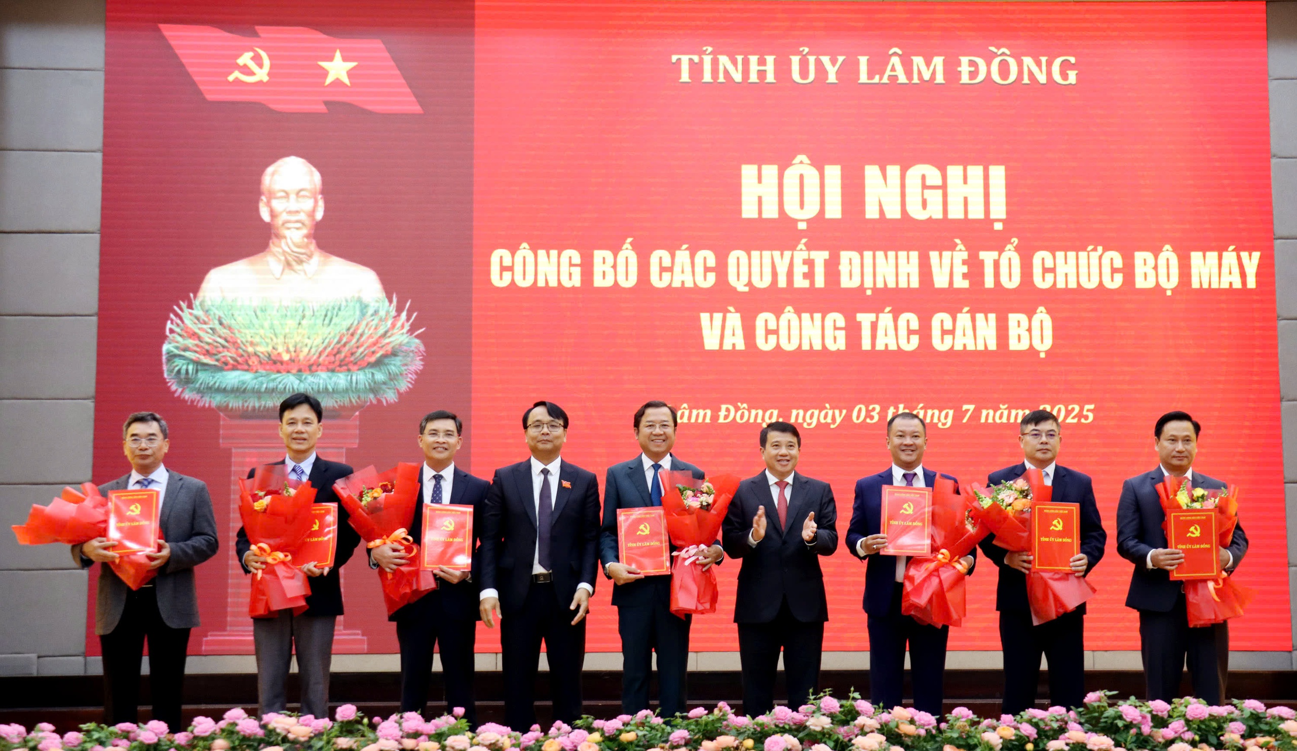 Hai 'siêu' sở của tỉnh Lâm Đồng có 14 và 15 phó giám đốc- Ảnh 2.