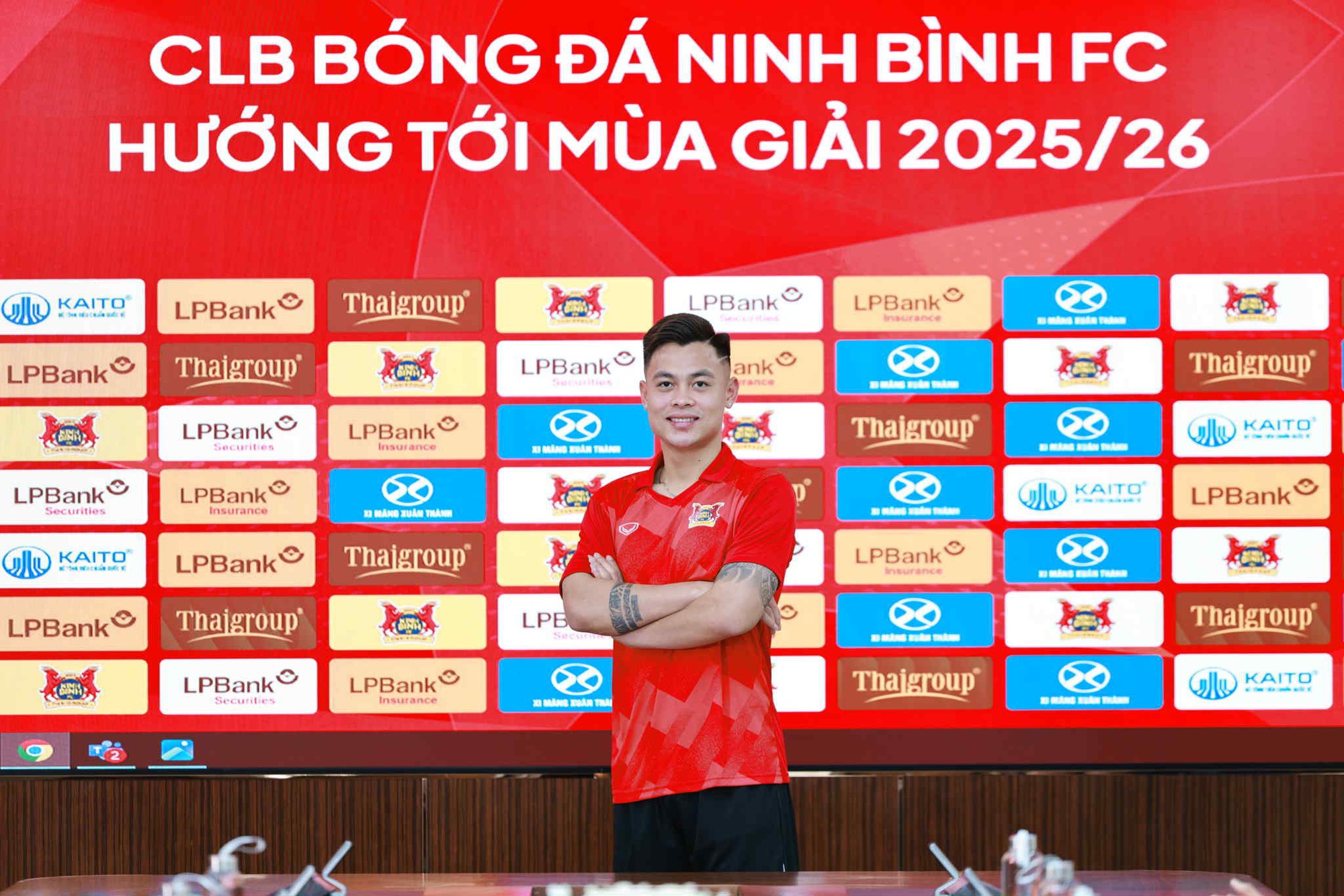 Logo mới của Ninh Bình FC có hình ảnh đặc biệt, sao cũ HAGL ra mắt gây chú ý- Ảnh 3. Logo mới của Ninh Bình FC có hình ảnh đặc biệt, sao cũ HAGL ra mắt gây chú ý- Ảnh 3.