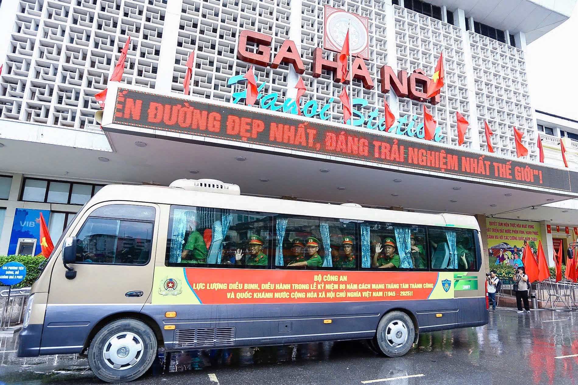 566 chiến sĩ công an đi tàu từ Nam ra Bắc hội quân, chuẩn bị cho A80- Ảnh 8.