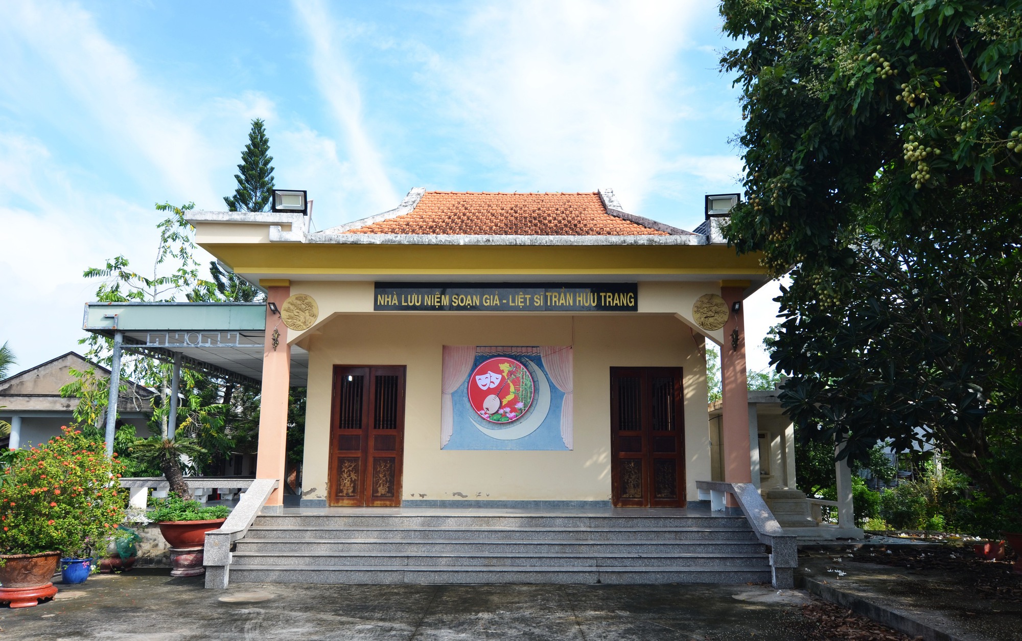 Trần Hữu Trang, thư ký chép tuồng thành soạn giả nổi tiếng- Ảnh 2. Trần Hữu Trang, thư ký chép tuồng thành soạn giả nổi tiếng- Ảnh 2.