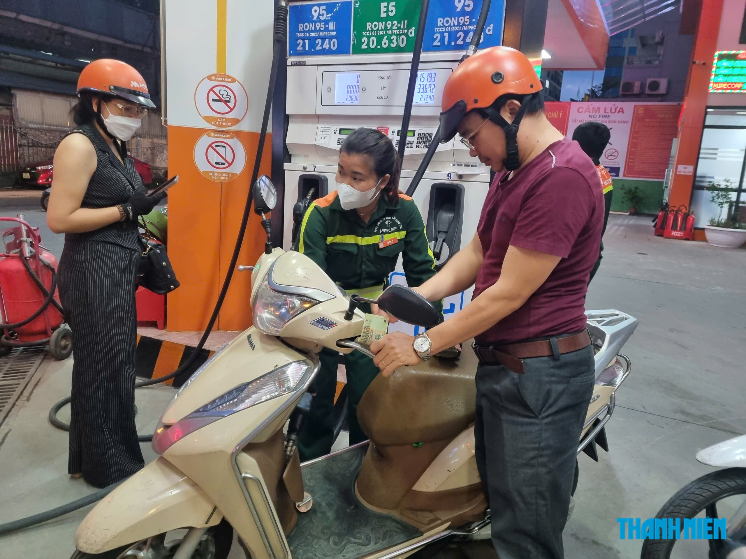 Thuế tiêu thụ đặc biệt về 0% từ 1.11, giá xăng có thể giảm bao nhiêu?- Ảnh 1.