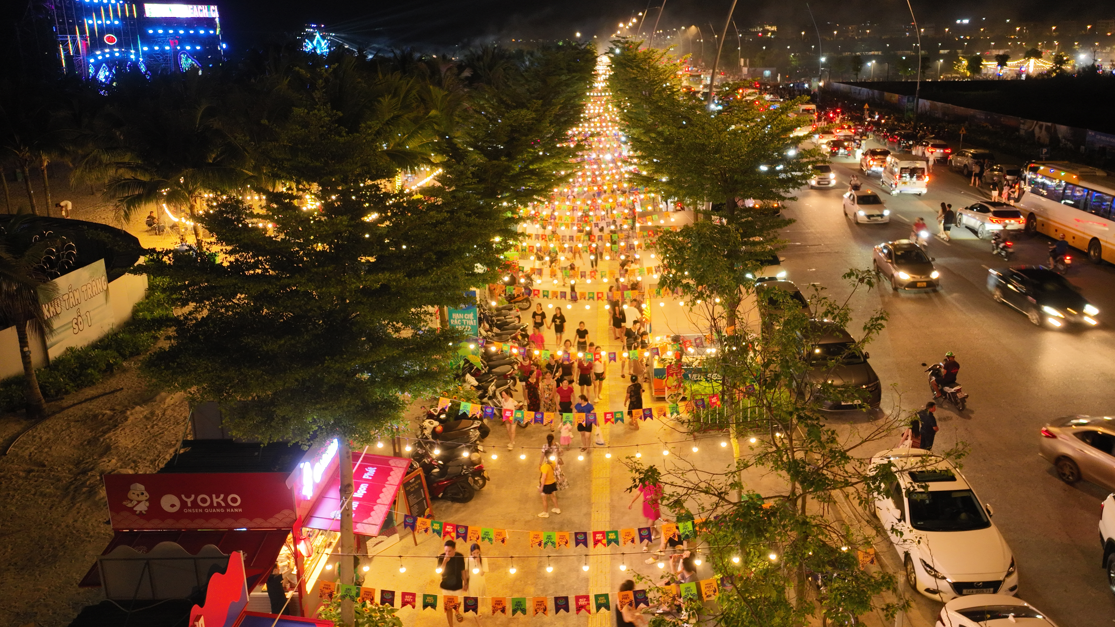 Đổi địa điểm bắn pháo hoa, mở rộng không gian trải nghiệm đêm Bãi Cháy- Ảnh 3. Đổi địa điểm bắn pháo hoa, mở rộng không gian trải nghiệm đêm Bãi Cháy- Ảnh 3.