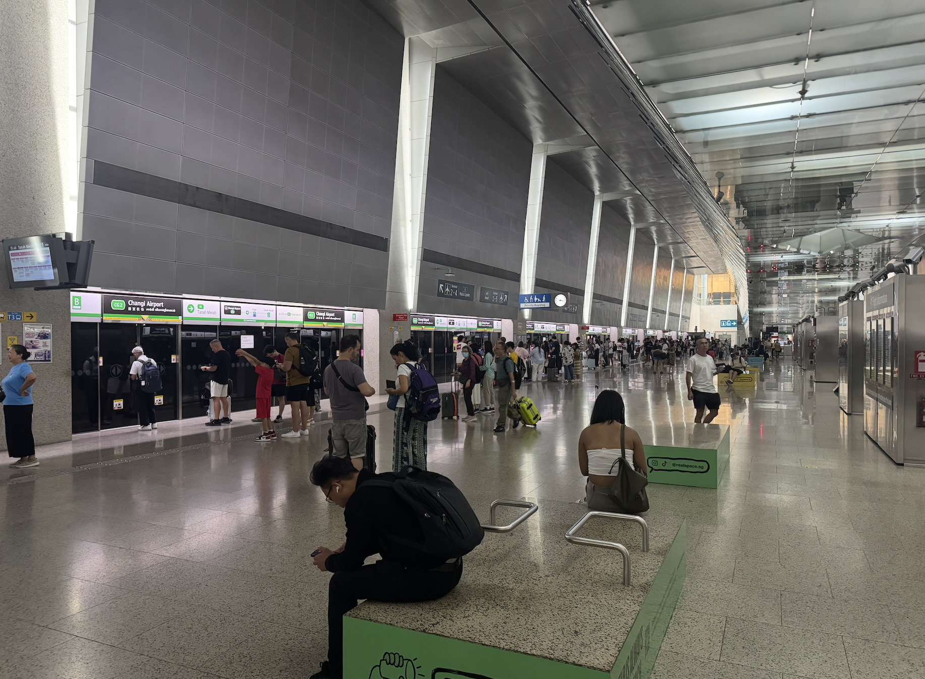 Một ngày ‘trôi’ trong thành phố ngầm ở Singapore