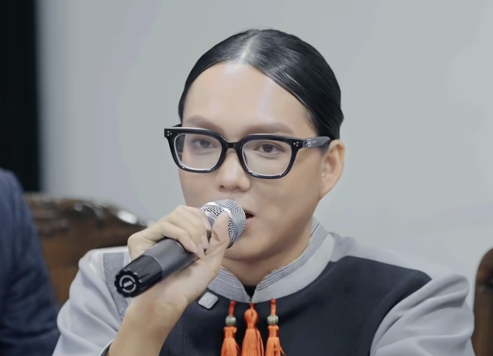 TikToker Phạm Thoại trở lại livestream bán hàng sau ồn ào từ thiện - Ảnh 1.