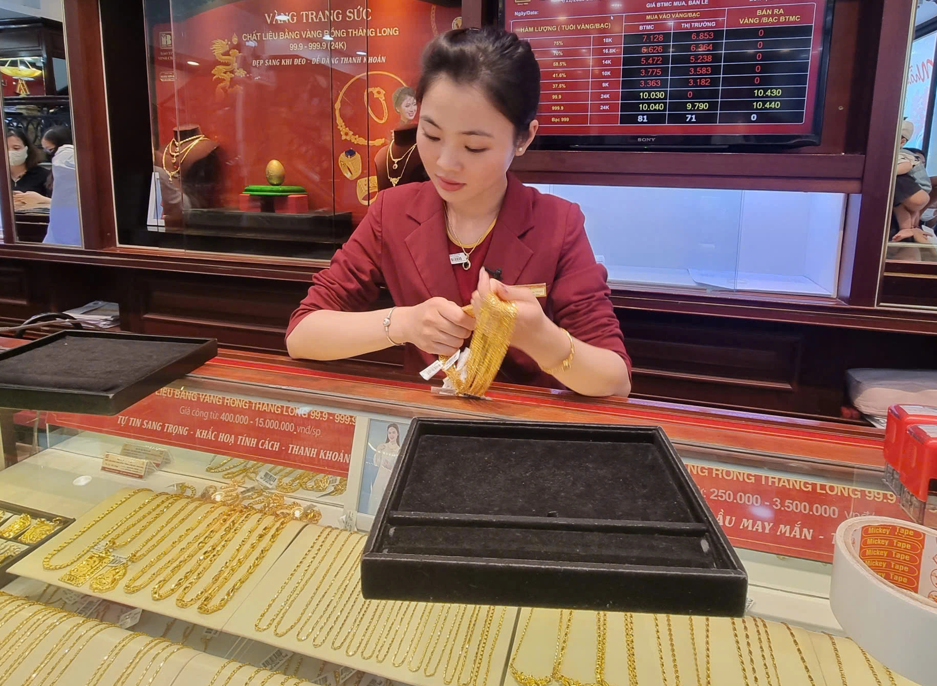 Ngân hàng Nhà nước lên tiếng về bình ổn giá vàng- Ảnh 2.