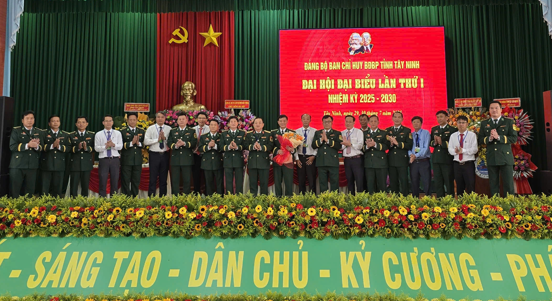 Chỉ định Đại tá Đàm Quang Ngoặt giữ chức Chỉ huy trưởng BĐCP tỉnh Tây Ninh - Ảnh 2.