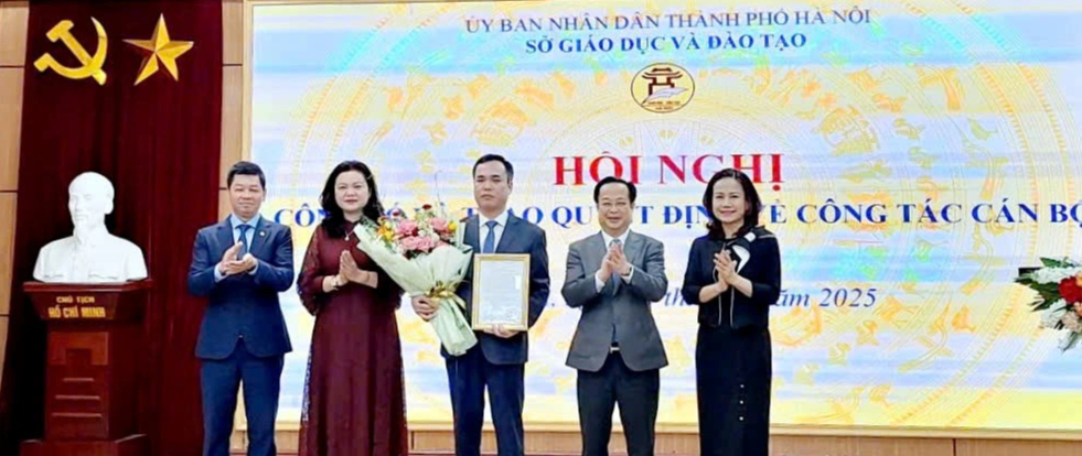 Milli Eğitim Bakanlığı'nın resmi olarak öğretmen alımı ve seferberliği yetkisi bulunmaktadır - Fotoğraf 1. Sở GD-ĐT chính thức có quyền tuyển dụng, điều động đội ngũ nhà giáo  - Ảnh 1.