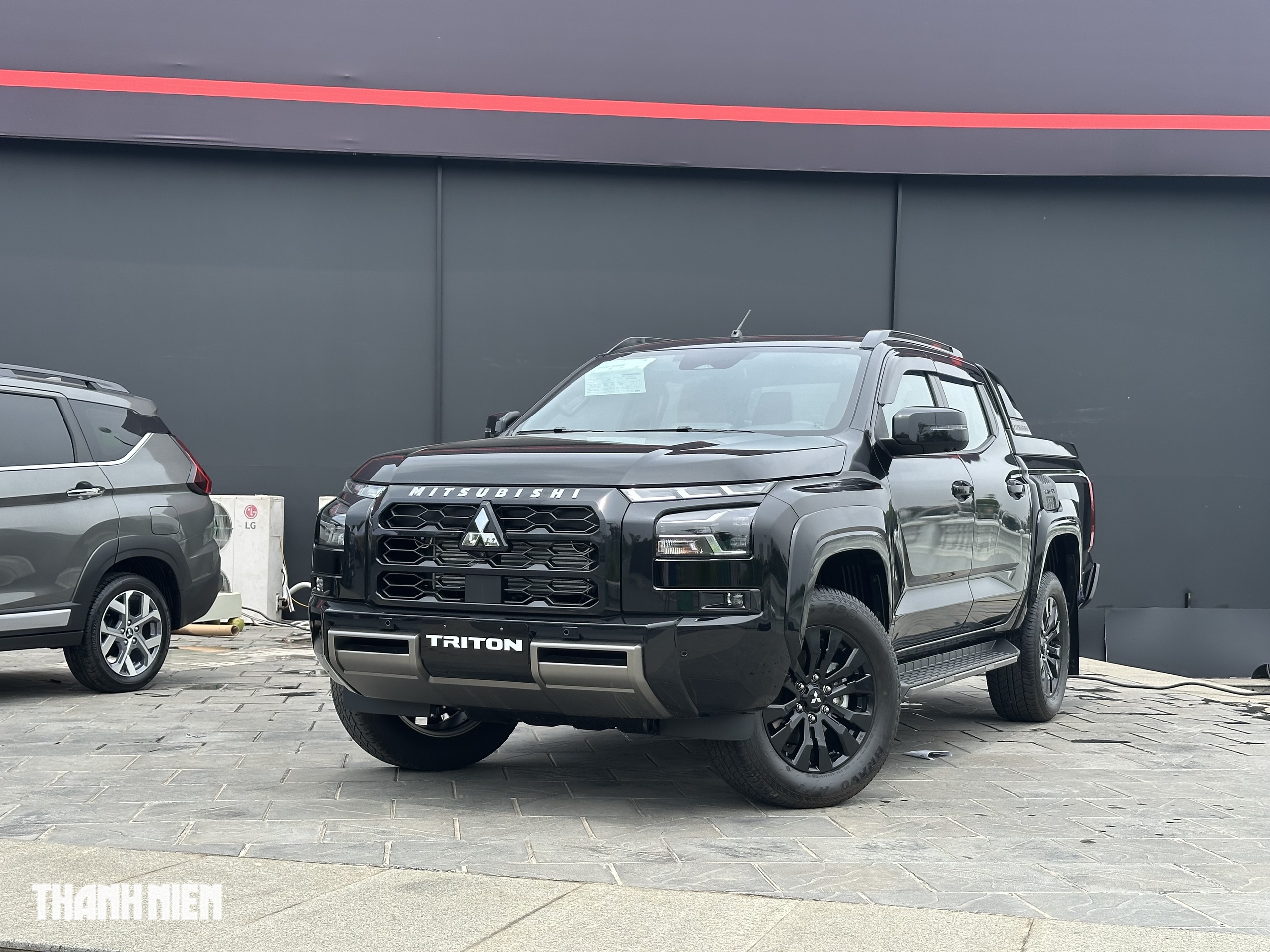 Toyota Hilux tăng trưởng mạnh hơn Ford Ranger trong nửa đầu năm 2025 - Ảnh 1.