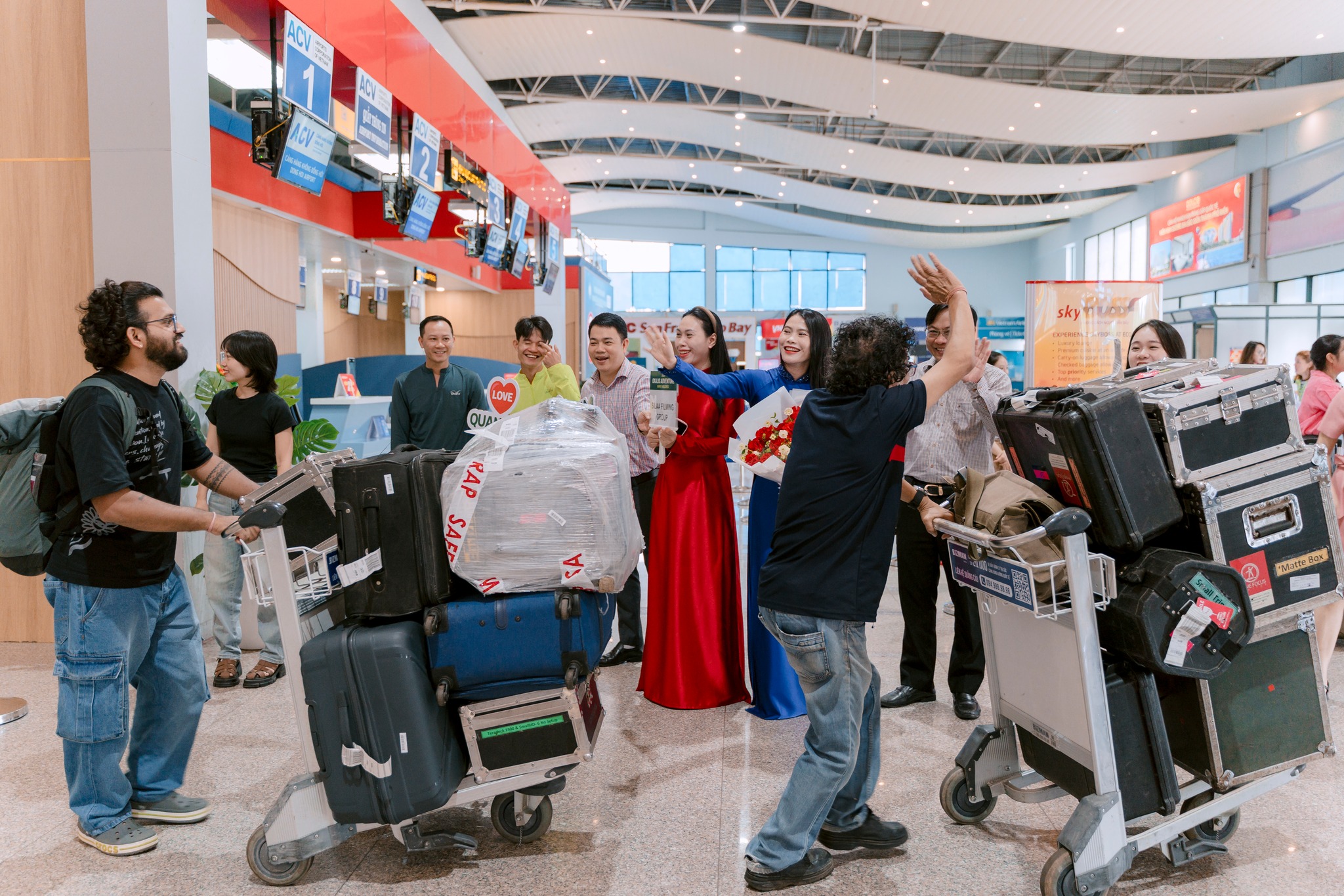 ភាពយន្តឥណ្ឌាដំបូងគេដែលថតនៅ Phong Nha - Ke Bang - រូបថត ៣. Bộ phim Ấn Độ đầu tiên ghi hình tại Phong Nha - Kẻ Bàng- Ảnh 3.