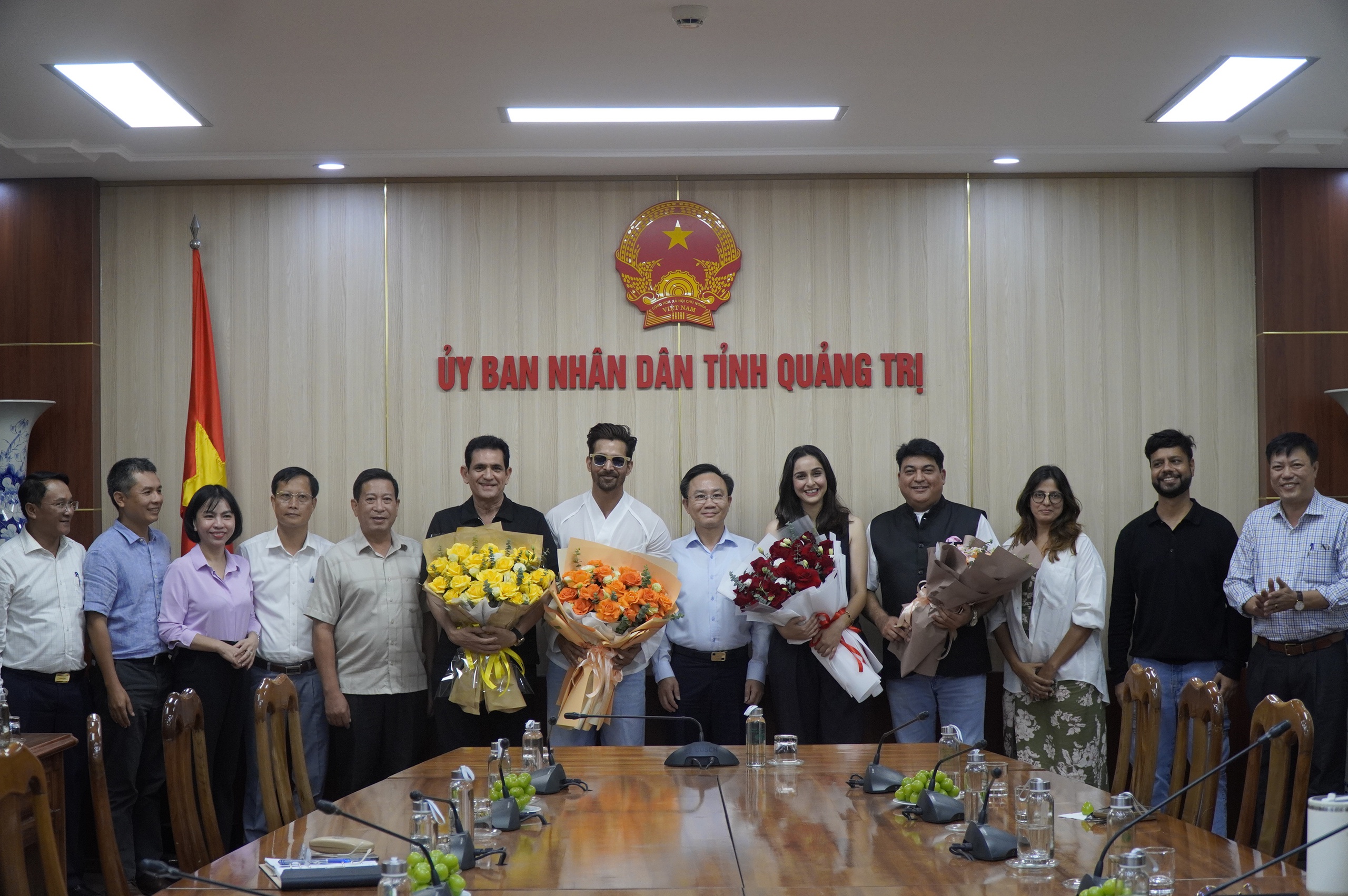 ភាពយន្តឥណ្ឌាដំបូងគេដែលថតនៅ Phong Nha - Ke Bang - រូបថត ១. Bộ phim Ấn Độ đầu tiên ghi hình tại Phong Nha - Kẻ Bàng- Ảnh 1.