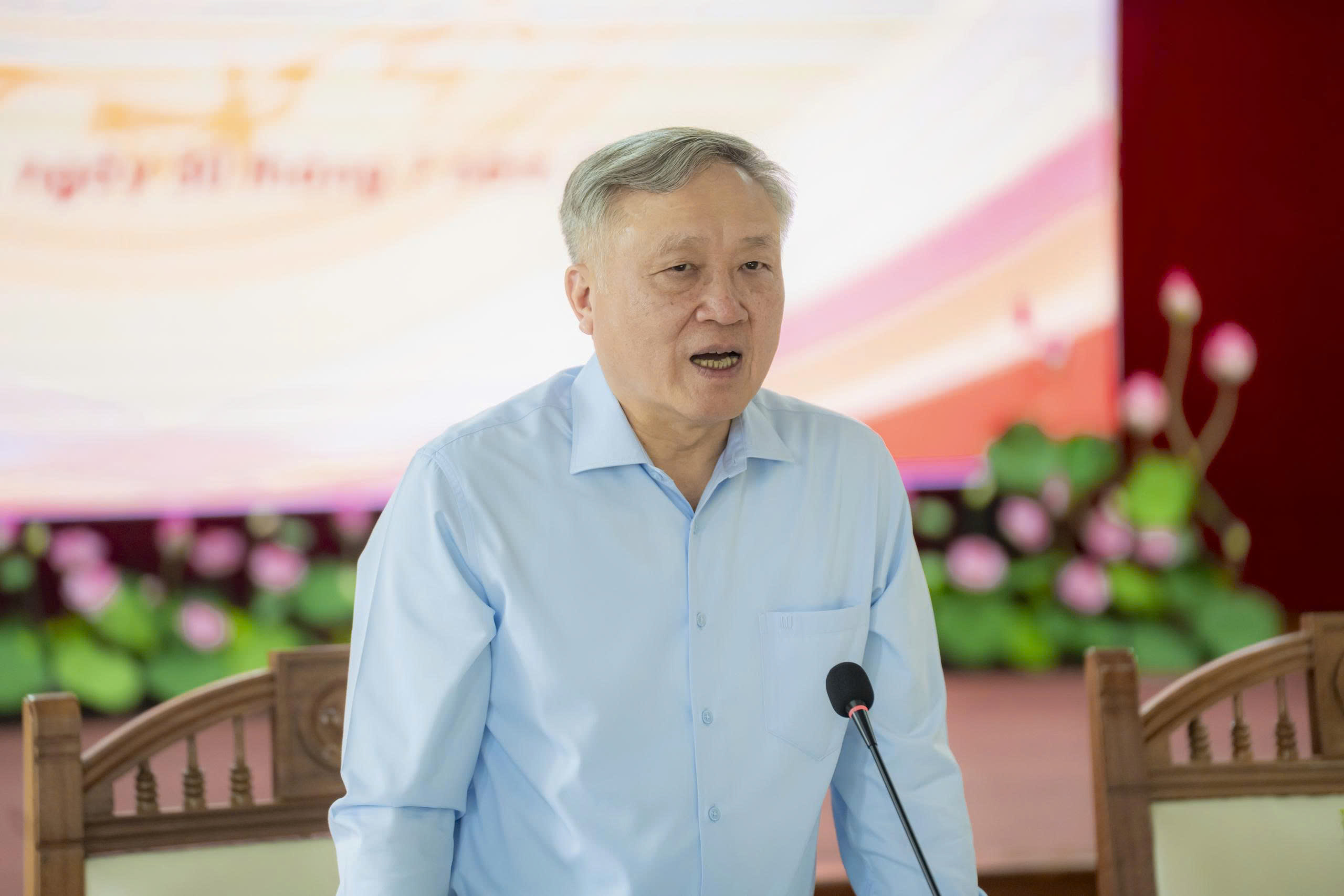 Phó thủ tướng Nguyễn Hòa Bình khen ngợi chính quyền 2 cấp tại TP.Huế- Ảnh 1. Phó thủ tướng Nguyễn Hòa Bình khen ngợi chính quyền 2 cấp tại TP.Huế- Ảnh 1.