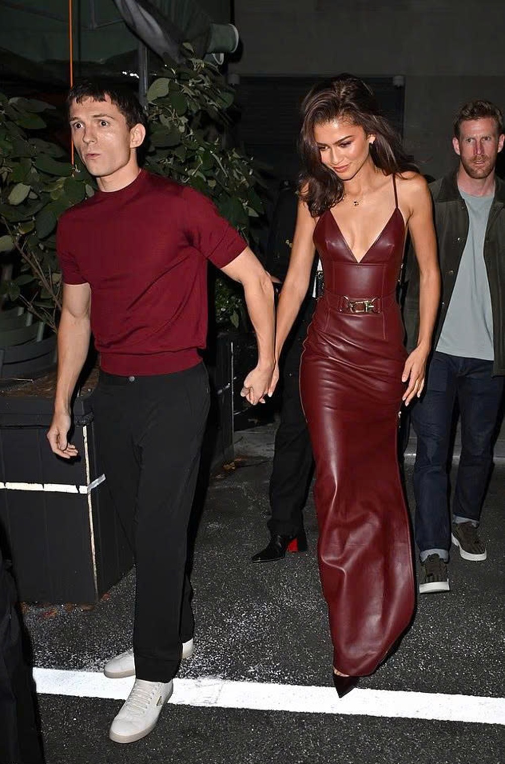 'Người Nhện' Tom Holland và Zendaya hoãn đám cưới - Ảnh 1.