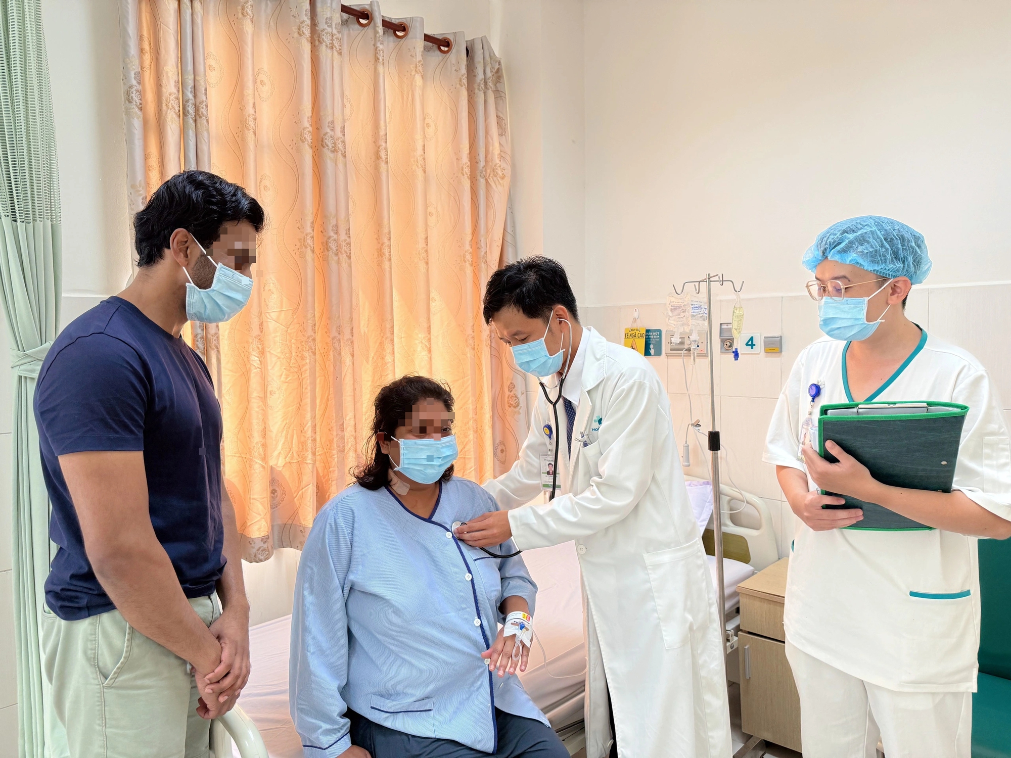 Cứu du khách người Úc suy đa cơ quan khi đang du lịch tại Cần Thơ - Ảnh 1.