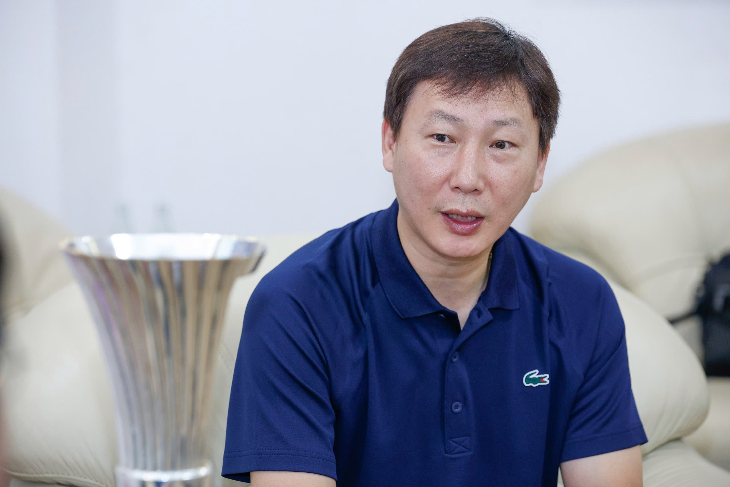 គ្រូបង្វឹក Kim Sang-sik ទម្លាយល្បិចផ្លូវចិត្តដ៏ពិសេស៖ ជ័យជម្នះ U.23 វៀតណាមត្រូវបានផ្តល់ឲ្យ! - រូបថត ២. HLV Kim Sang-sik hé lộ đòn tâm lý cực 'độc': U.23 Việt Nam thắng là đương nhiên!- Ảnh 2.