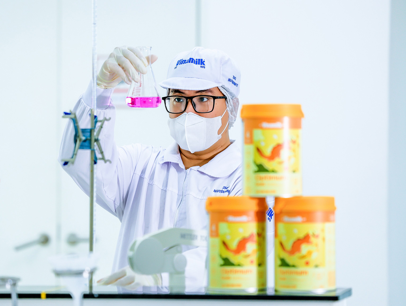 Vinamilk ghi nhận doanh thu quý 2/2025 cao nhất từ trước đến nay, 16.745 tỉ đồng- Ảnh 3. Vinamilk ghi nhận doanh thu quý 2/2025 cao nhất từ trước đến nay, 16.745 tỉ đồng- Ảnh 3.