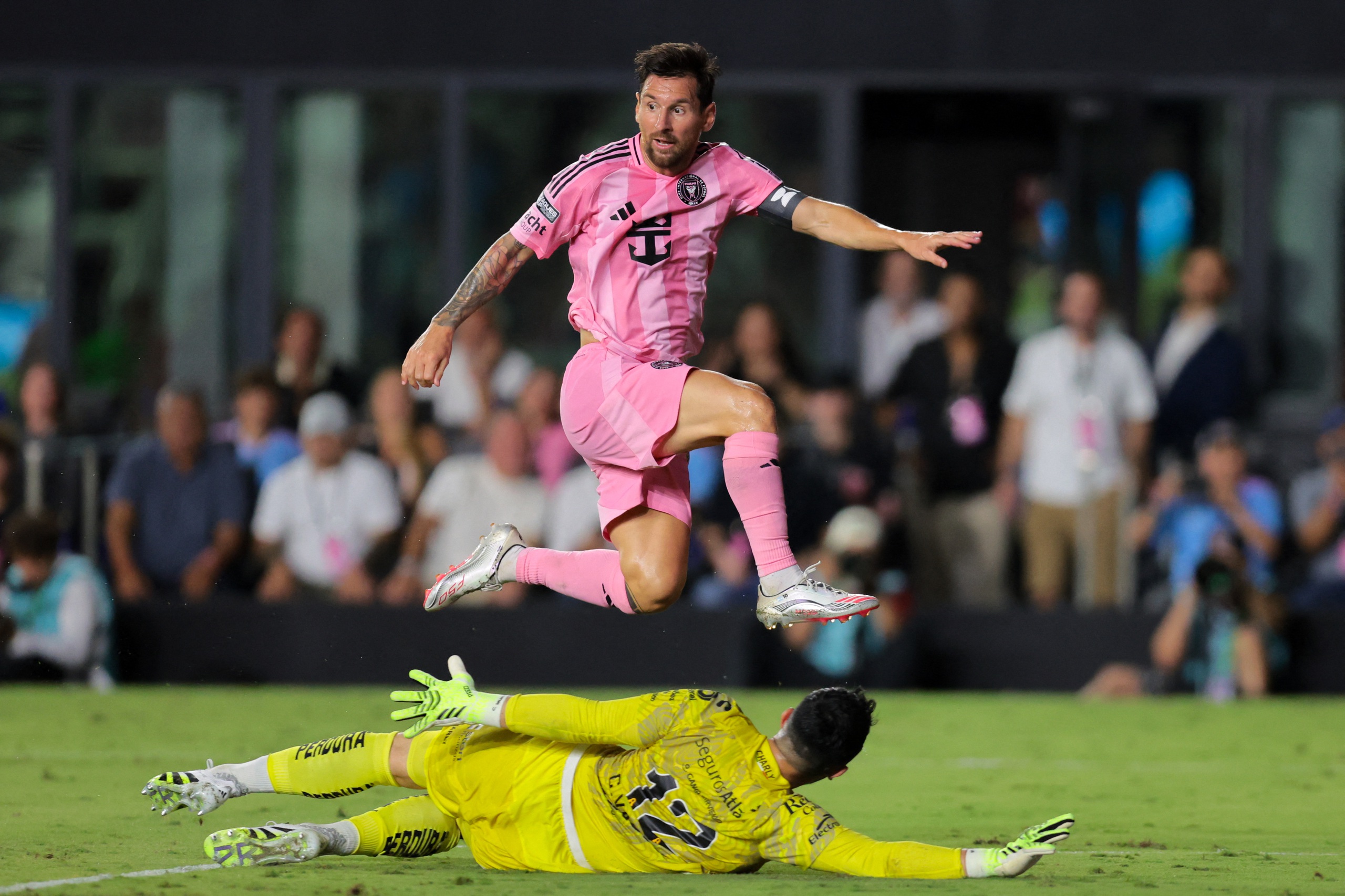 ជំនួយដ៏អស្ចារ្យរបស់ Messi ក្នុងការបង្ហាញខ្លួនលើកដំបូងរបស់ De Paul បានជួយ Inter Miami ឈ្នះការប្រកួត Leagues Cup លើកដំបូងរបស់ពួកគេ - រូបថត 2 ។ Messi kiến tạo xuất thần ngày De Paul ra mắt, Inter Miami thắng trận đầu Leagues Cup - Ảnh 2.