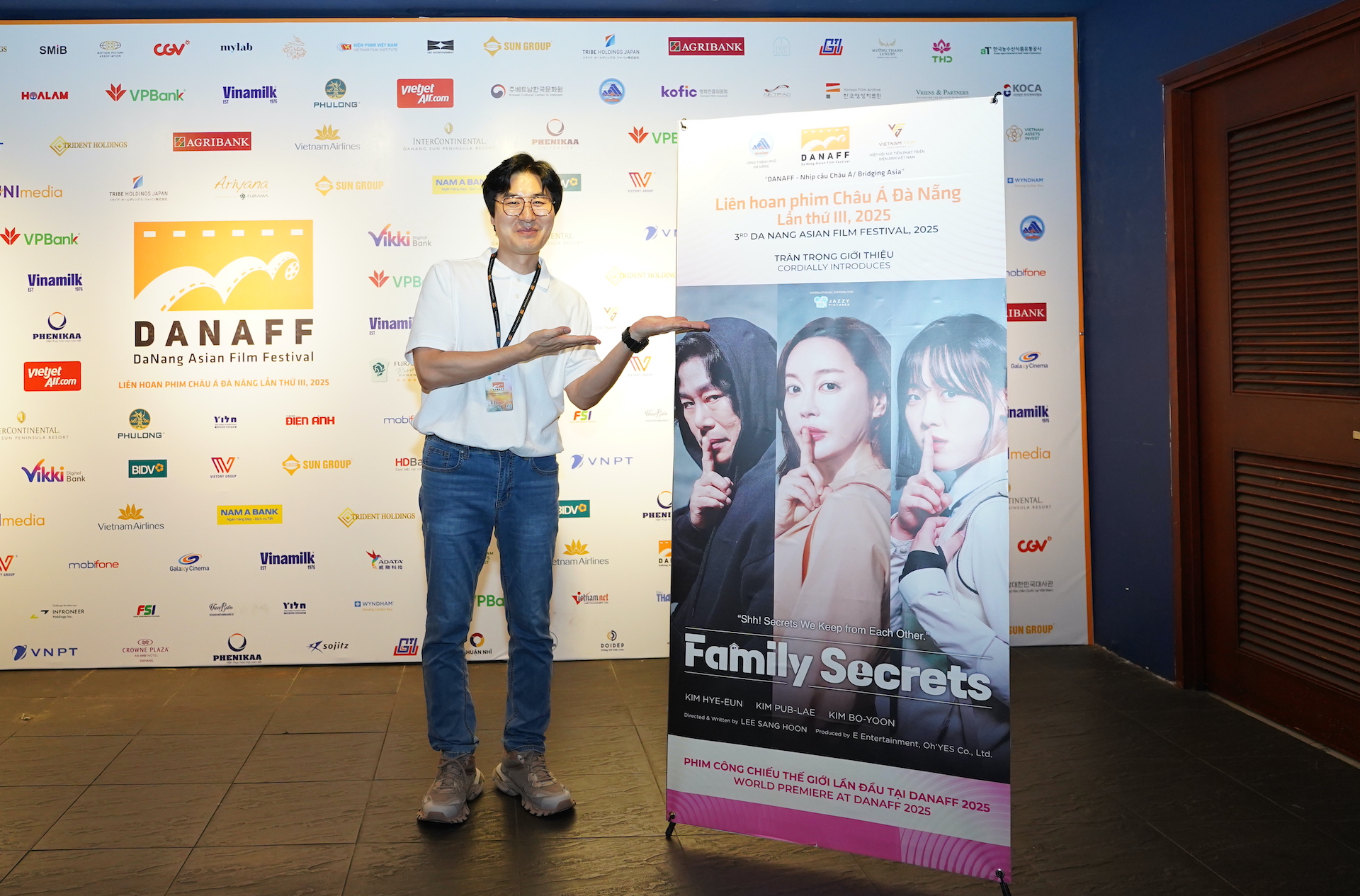 Film met 'plastische schoonheid' Kim Hye Eun doet mee aan DANAFF - Foto 2. Phim có 'mỹ nhân dao kéo' Kim Hye Eun tranh giải tại DANAFF- Ảnh 2.