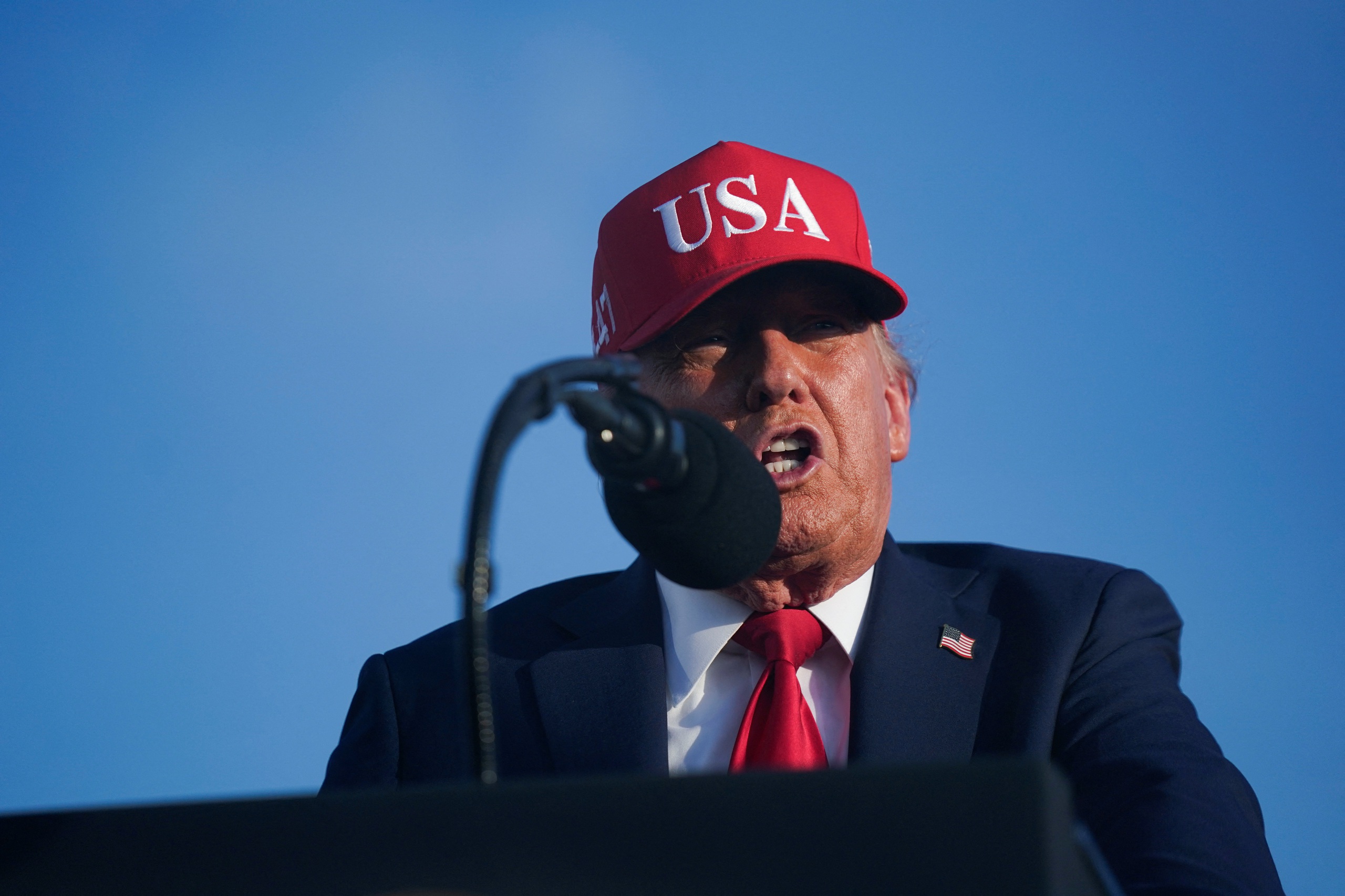 Hôm nay chính quyền Tổng thống Trump bắt đầu thông báo mức thuế cho các đối  tác