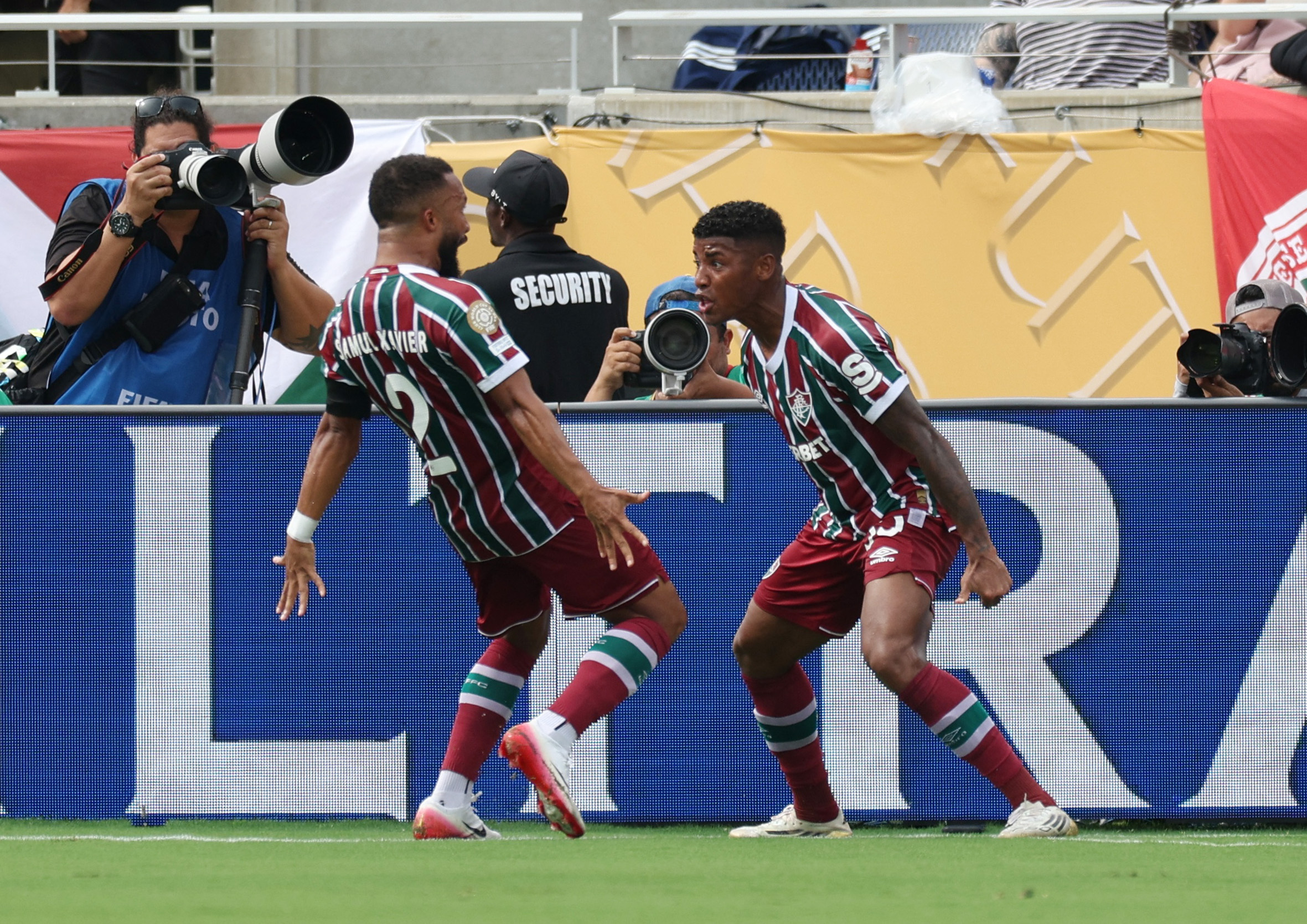 Fluminense បន្តរឿងនិទានដោយយកឈ្នះ Al Hilal ដើម្បីឈានចូលវគ្គពាក់កណ្តាលផ្តាច់ព្រ័ត្រ FIFA Club World Cup - រូបថតទី 8 ។ Fluminense viết tiếp chuyện cổ tích, đánh bại Al Hilal vào bán kết FIFA Club World Cup - Ảnh 8.