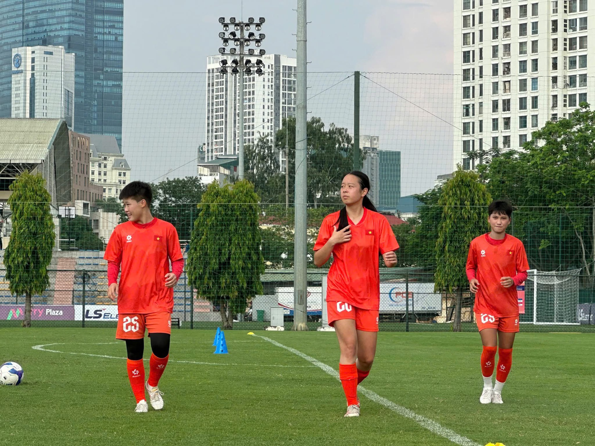 Tiền đạo Việt kiều có chiều cao lý tưởng, thử sức ở U.20 nữ Việt Nam - Ảnh 4. Tiền đạo Việt kiều có chiều cao lý tưởng, thử sức ở U.20 nữ Việt Nam - Ảnh 4.