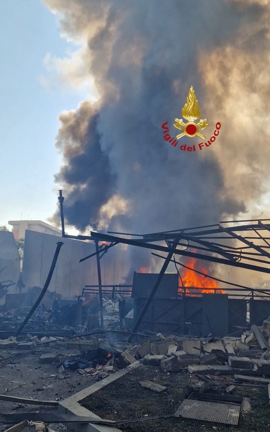 Nổ lớn tại trạm xăng ở Rome, Giáo hoàng Leo XIV lên tiếng - Ảnh 1.