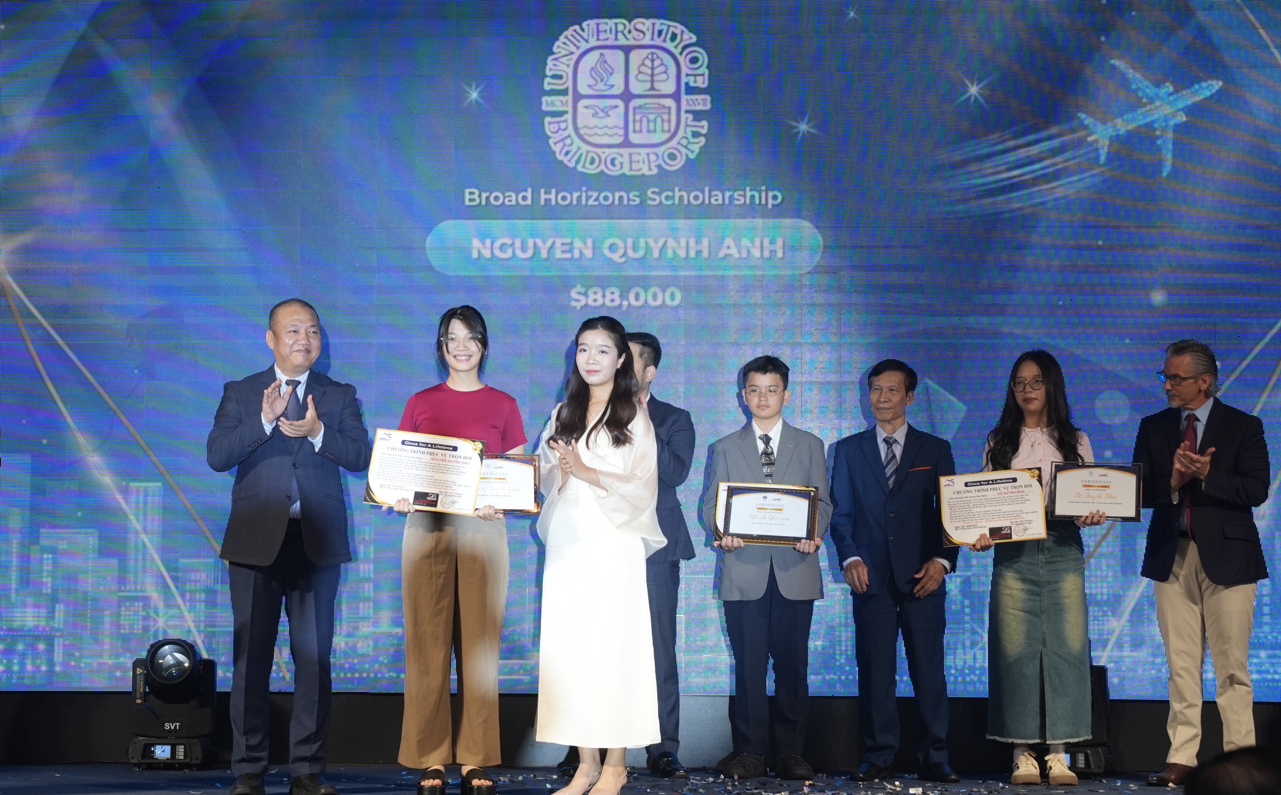 3 học sinh Việt nhận học bổng du học Mỹ, tổng trị giá hơn 4 tỉ đồng - Ảnh 3.