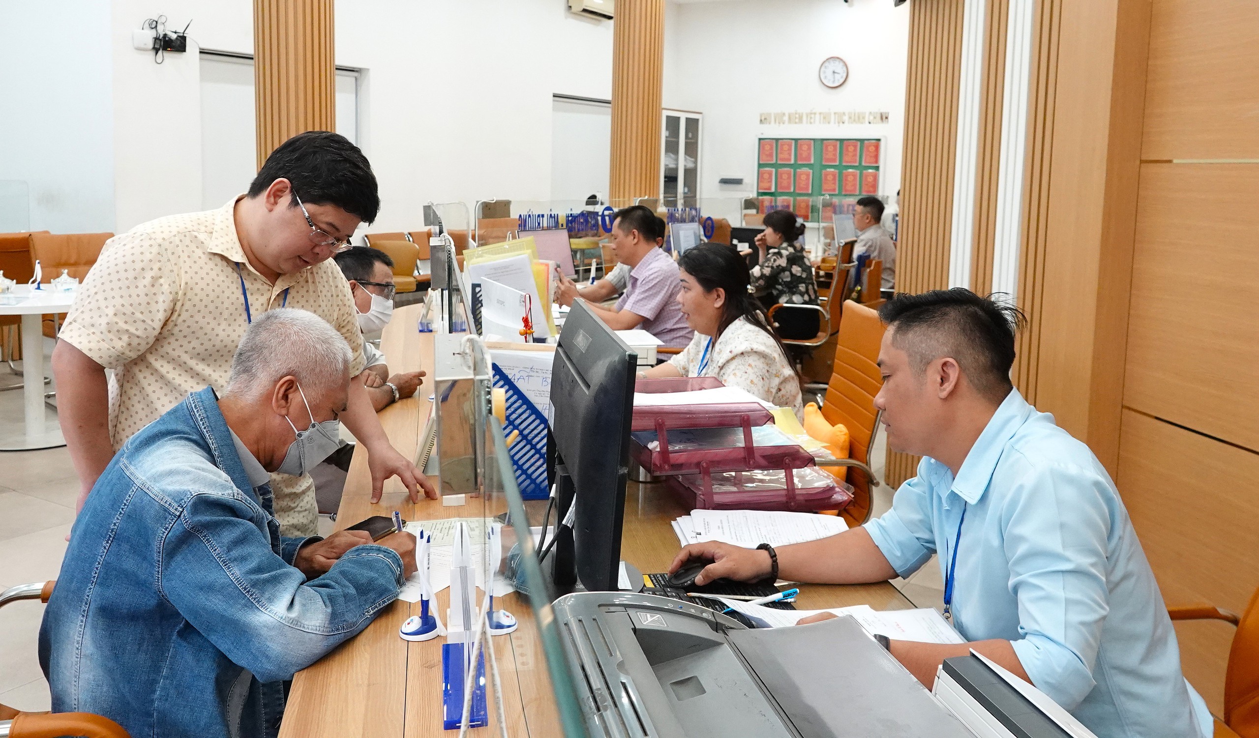 TP.HCM sẽ lập 38 chi nhánh trung tâm tâm hành chính công - Ảnh 2.