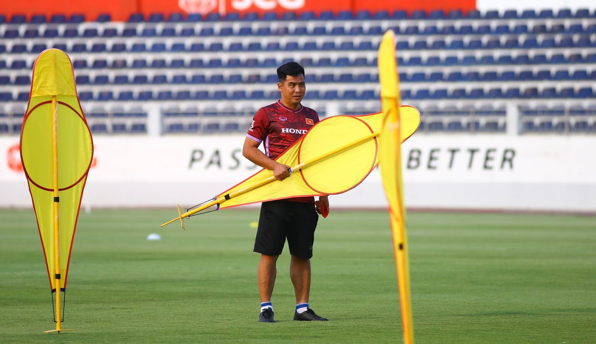 HLV Việt Thắng dẫn dắt Bình Phước có Minh Vương, Xuân Trường: Nếu thăng hạng sẽ đấu trí Ninh Bình? - Ảnh 2. HLV Việt Thắng dẫn dắt Bình Phước có Minh Vương, Xuân Trường: Nếu thăng hạng sẽ đấu trí Ninh Bình? - Ảnh 2.