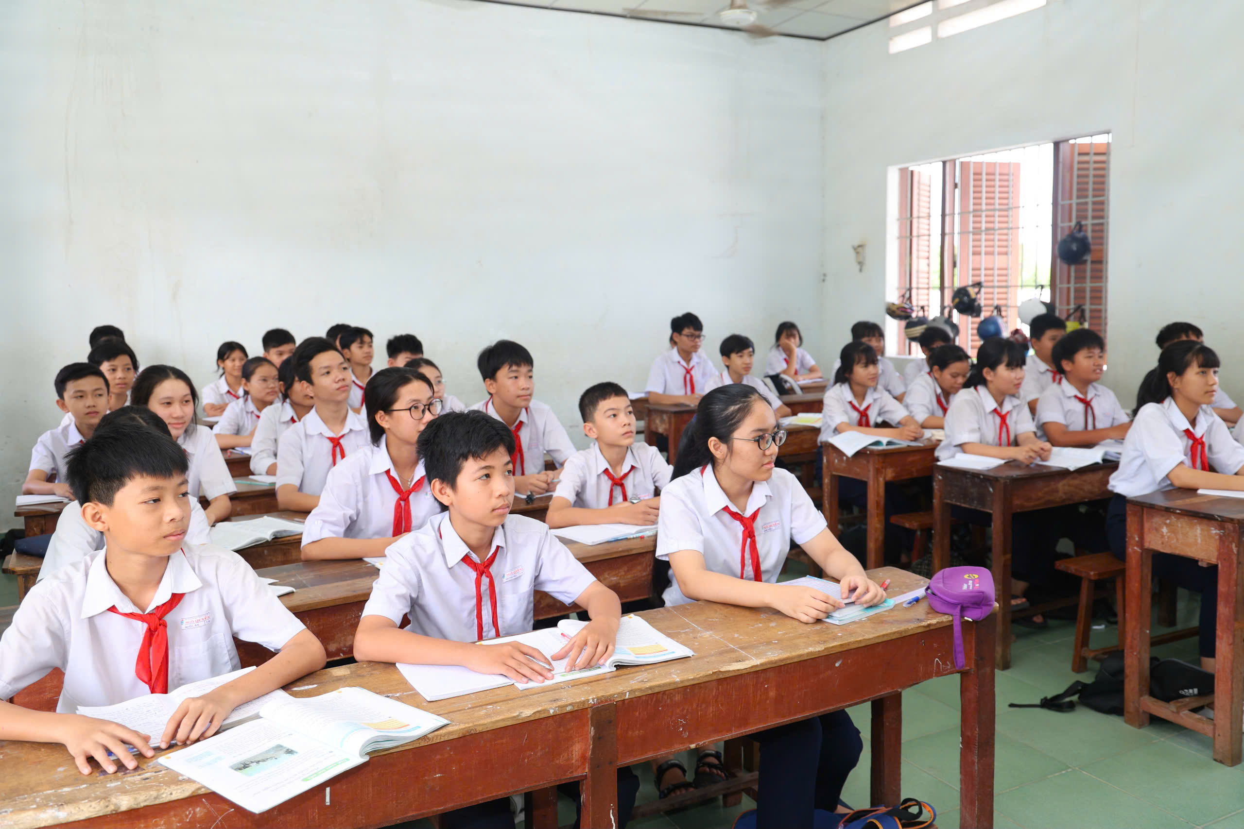 Tạo điều kiện thuận lợi cho học sinh theo cha mẹ công tác ở địa bàn mới - Ảnh 1.