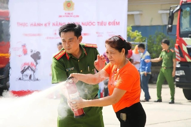 Cách sơ cấp cứu cho 5 tình trạng của nạn nhân đám cháy Cách sơ cấp cứu cho 5 tình trạng của nạn nhân đám cháy