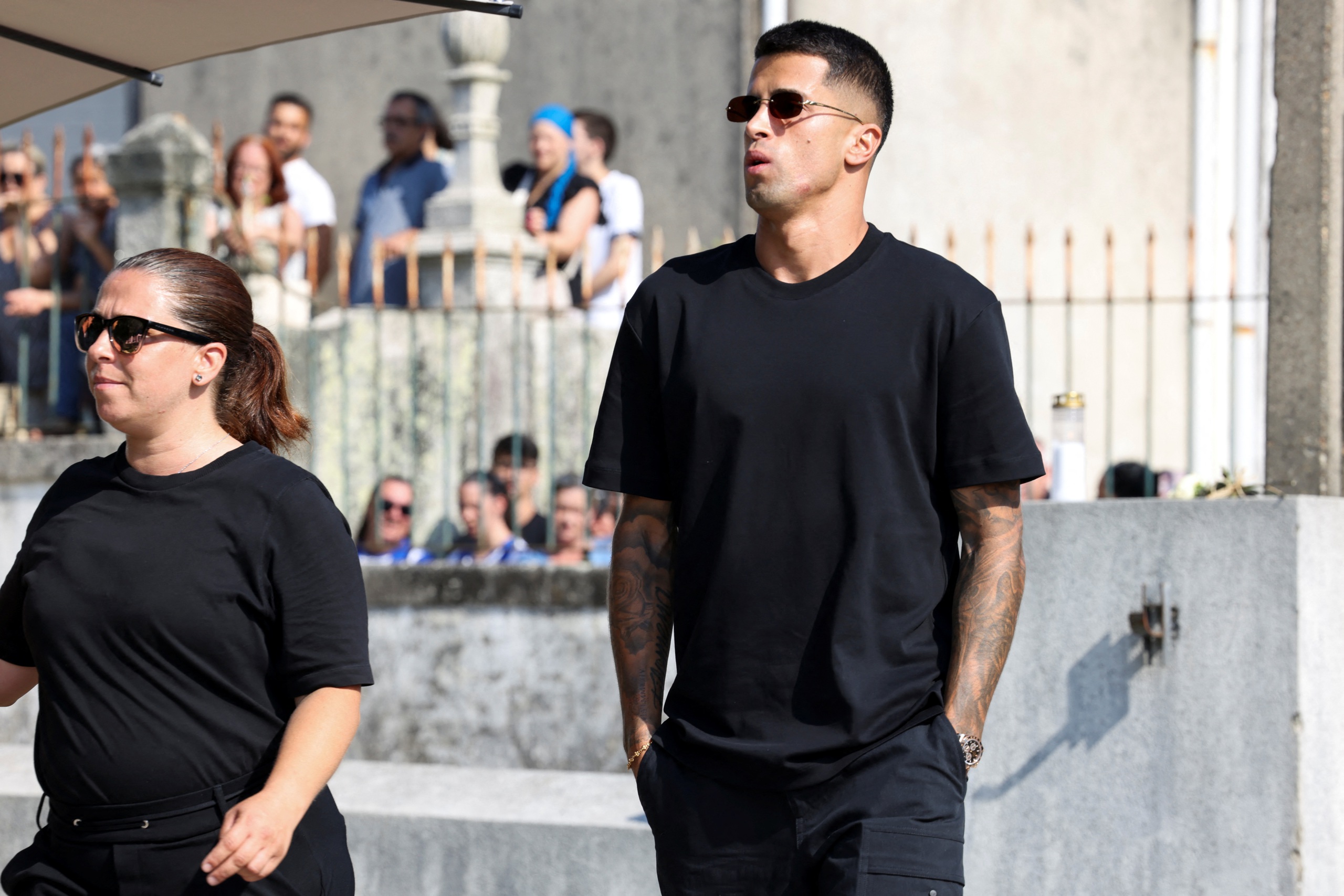 Motivul pentru care Ronaldo nu a participat la înmormântarea lui Diogo Jota: „A fost profund bântuit pentru că...” - Fotografia 4. Lý do Ronaldo không dự tang lễ Diogo Jota: 'Anh ấy bị ám ảnh sâu sắc vì...'- Ảnh 4.